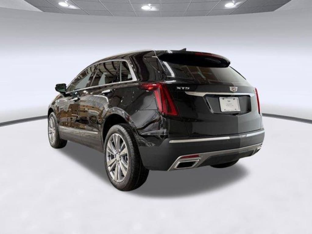 New 2026 CADILLAC XT5 Premium Luxury SUV