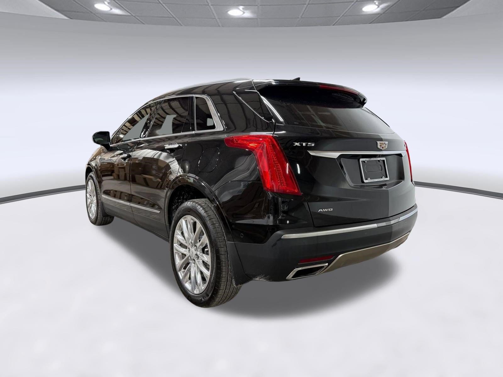 XT5 Platinum AWD SUV