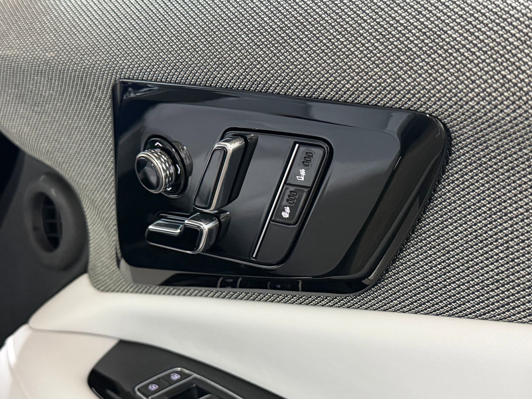 2026 Cadillac OPTIQ Sport - Photo 46