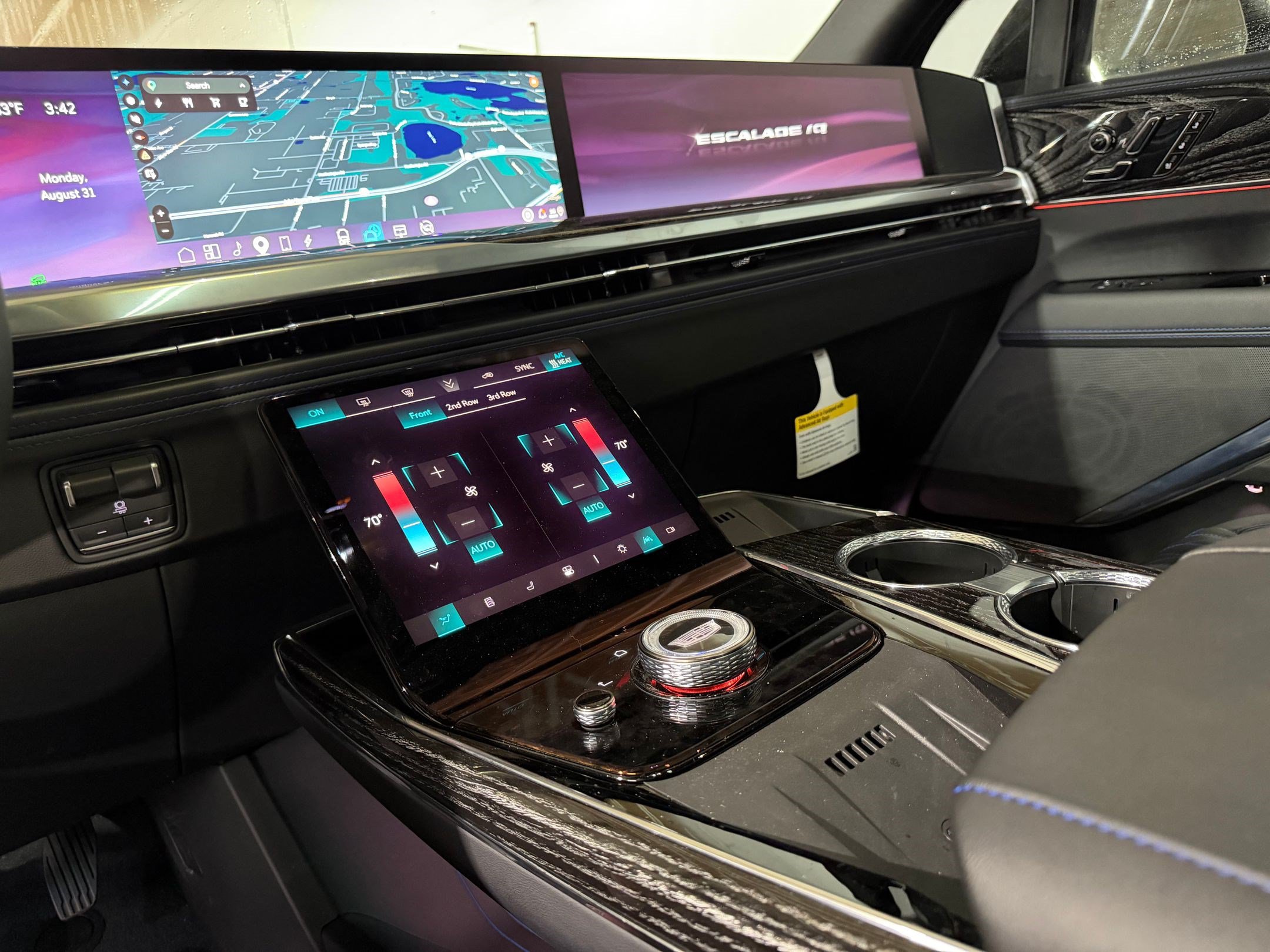 2025 Cadillac Escalade IQ Luxury 1 - Photo 17