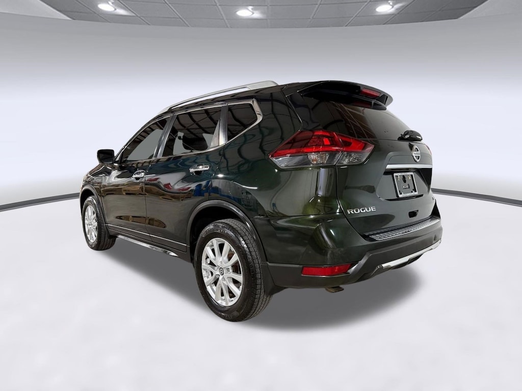 Used 2018 Nissan Rogue SV