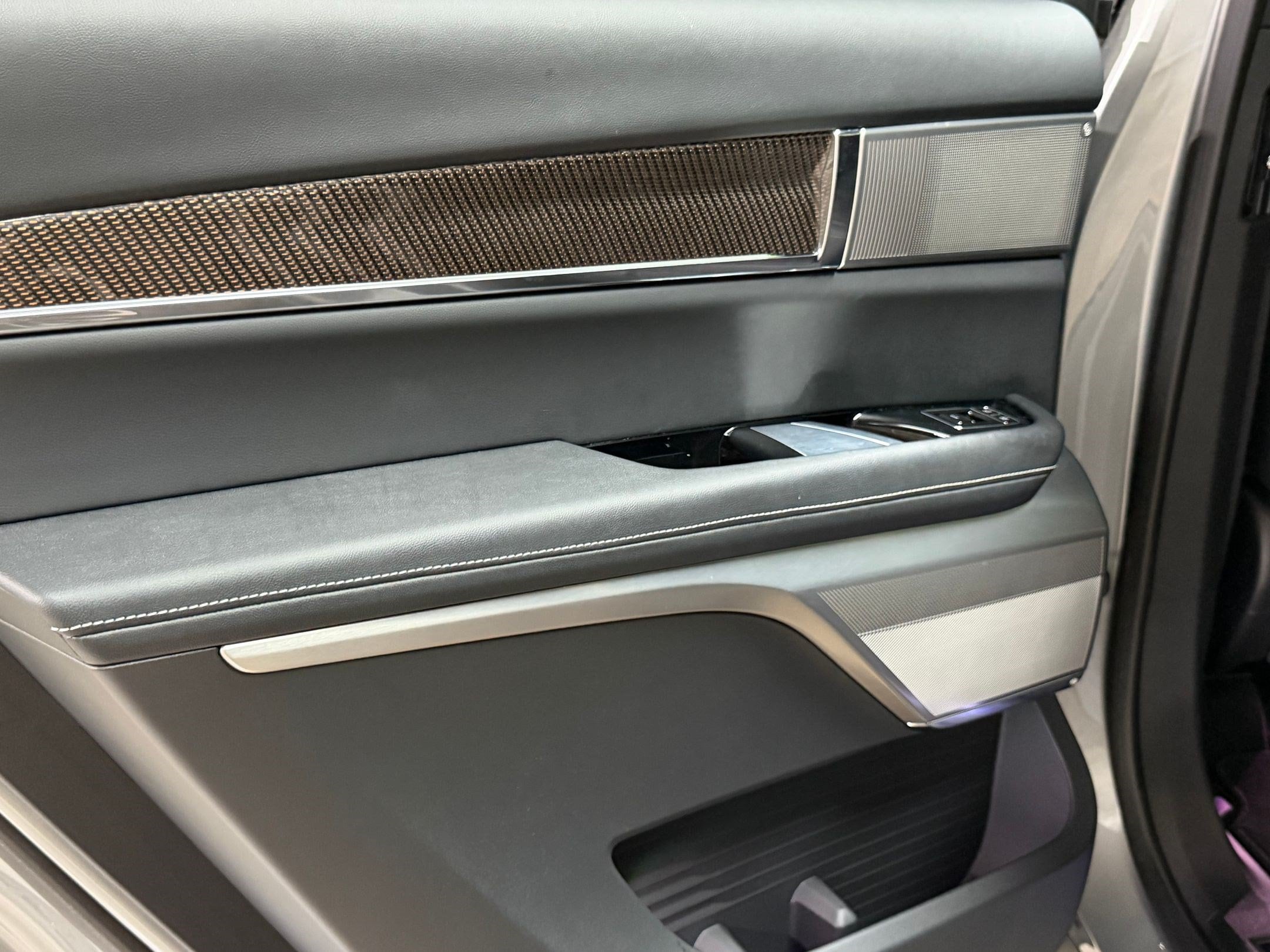 2026 Cadillac VISTIQ Sport - Photo 38
