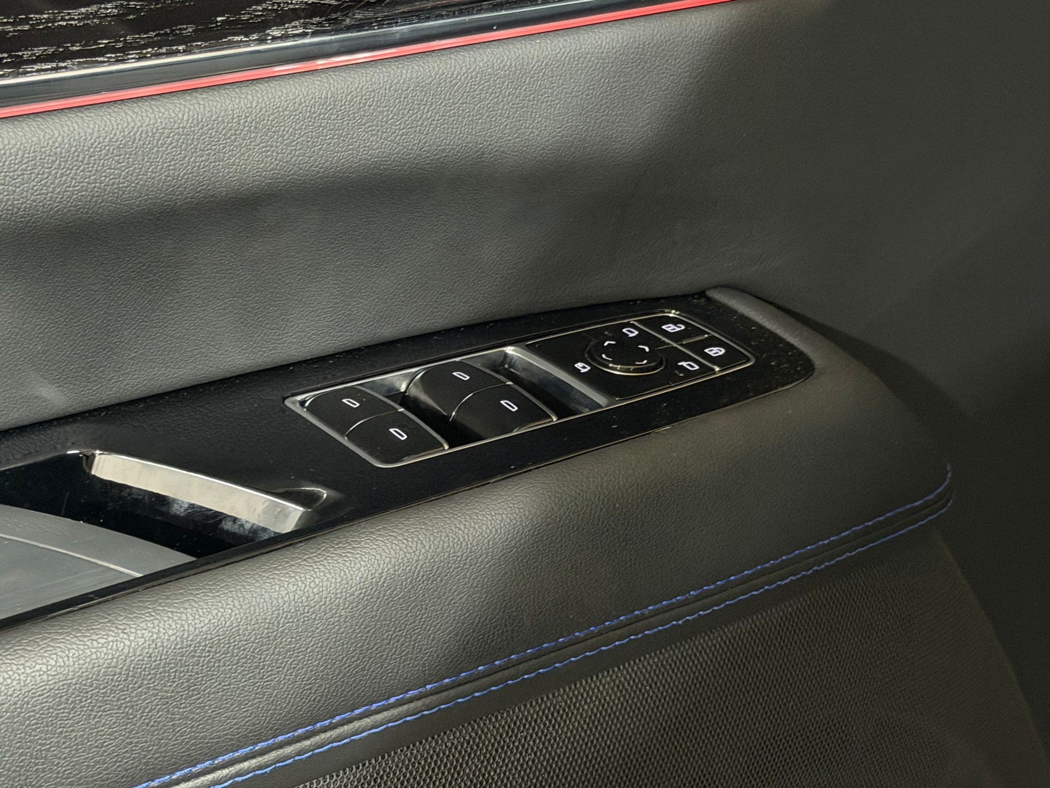 2025 Cadillac Escalade IQ Luxury 1 - Photo 46