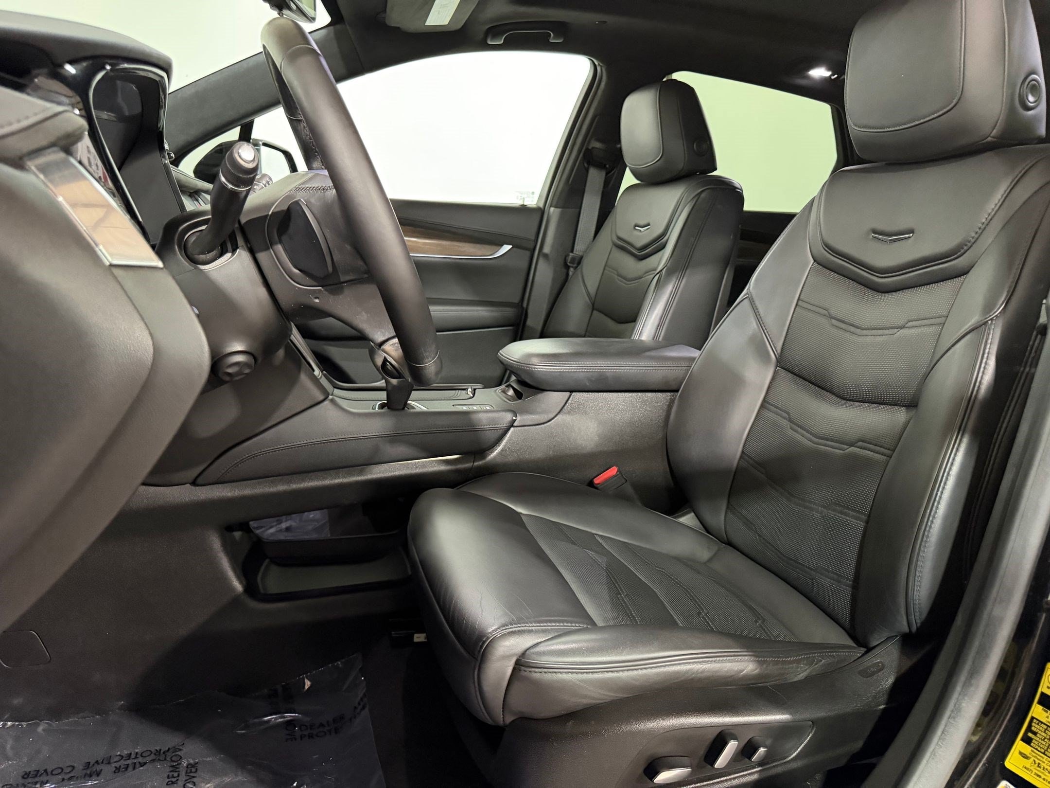 XT5 Platinum AWD SUV