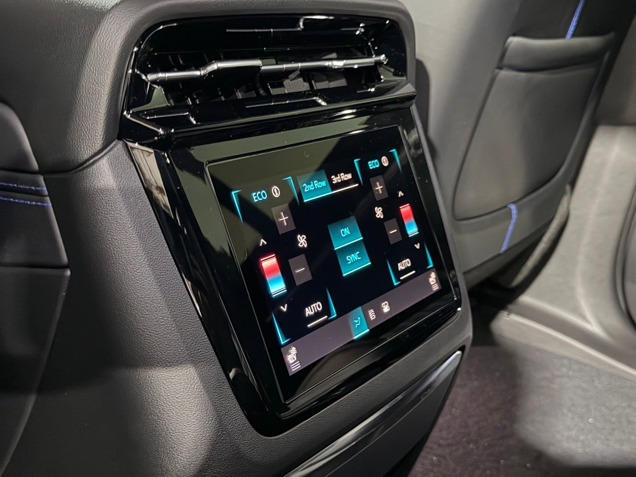 2026 Cadillac Escalade IQL Luxury - Photo 44