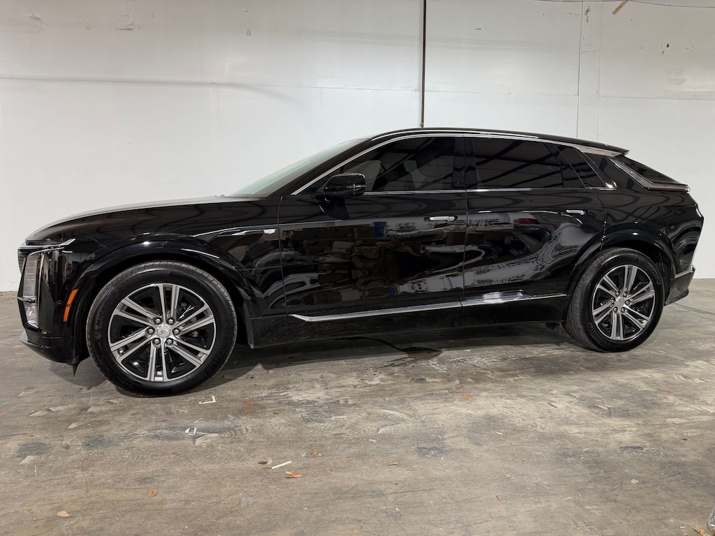 Certified 2024 CADILLAC LYRIQ Luxury 2 SUV