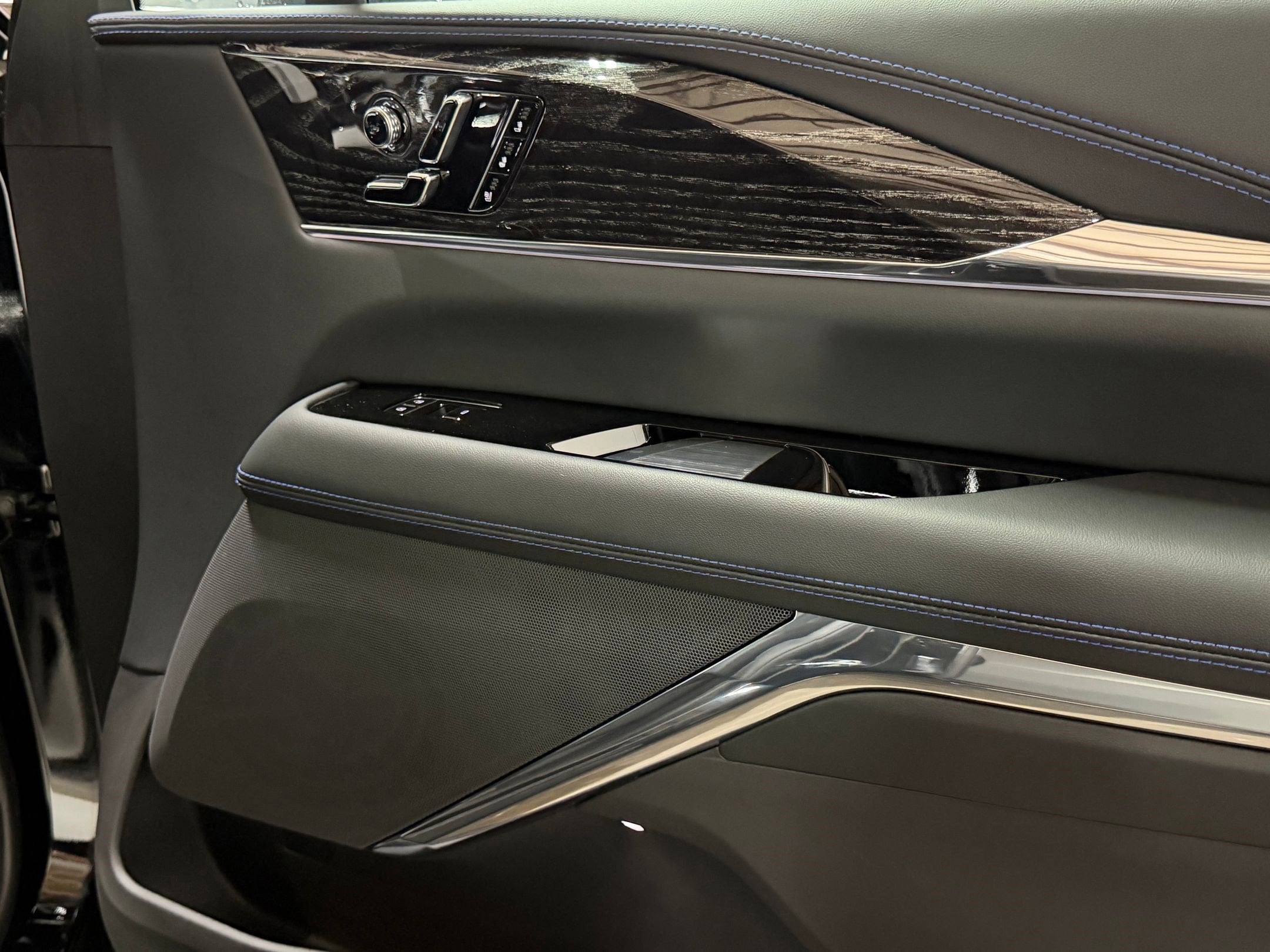 2026 Cadillac Escalade IQL Luxury - Photo 51
