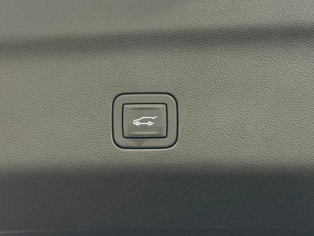 2026 Chevrolet Suburban RST - Photo 23
