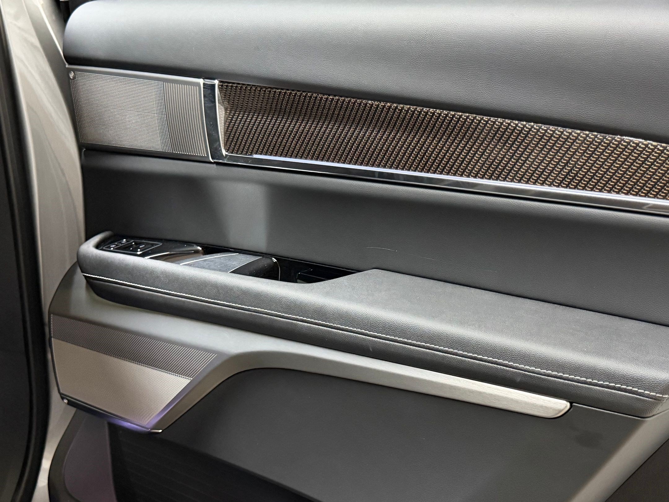 2026 Cadillac VISTIQ Sport - Photo 47