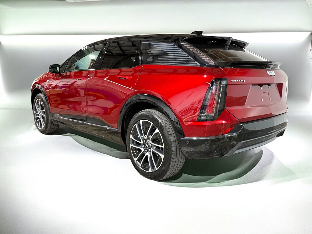 New 2026 CADILLAC OPTIQ Sport SUV