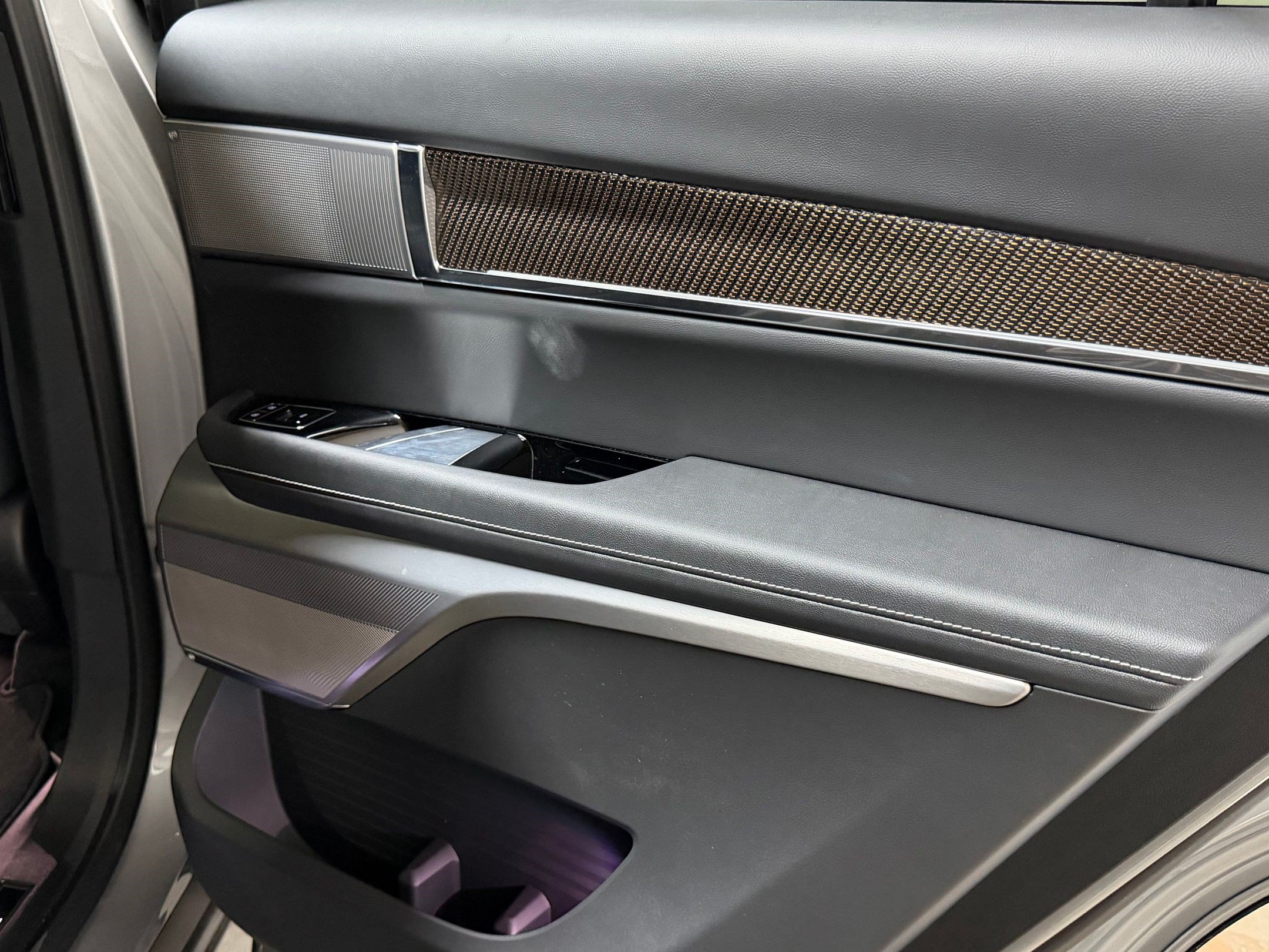 2026 Cadillac VISTIQ Sport - Photo 45