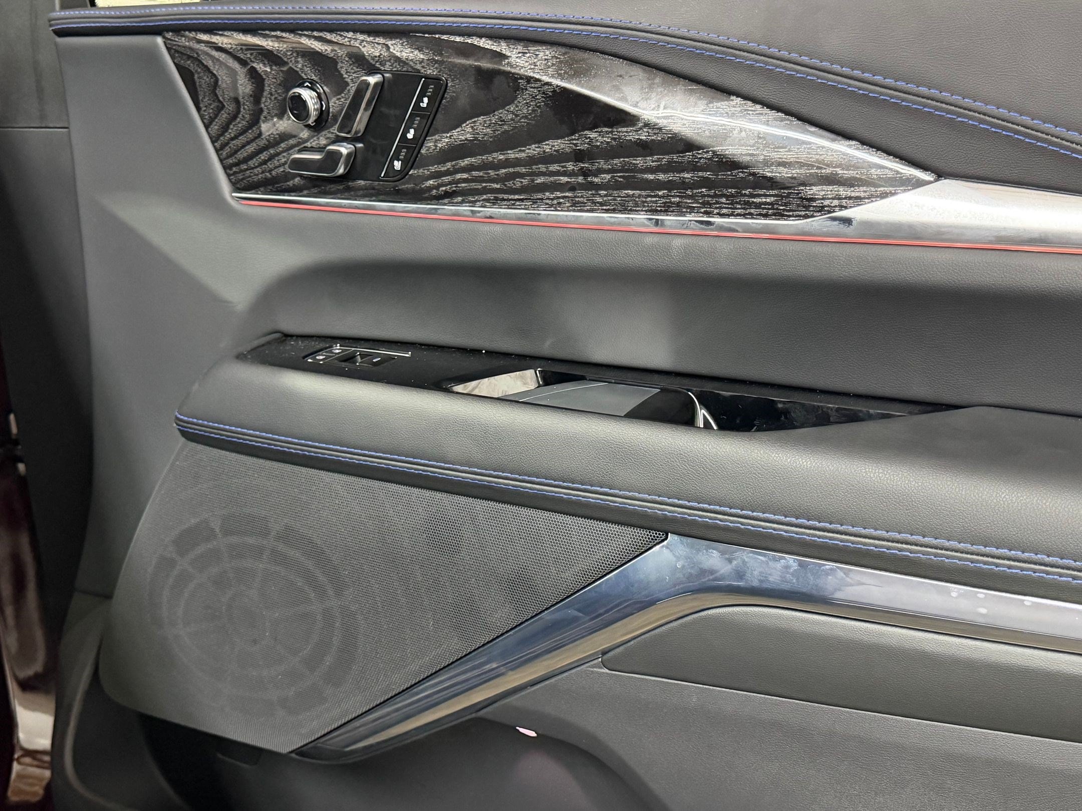 2025 Cadillac Escalade IQ Luxury 1 - Photo 57