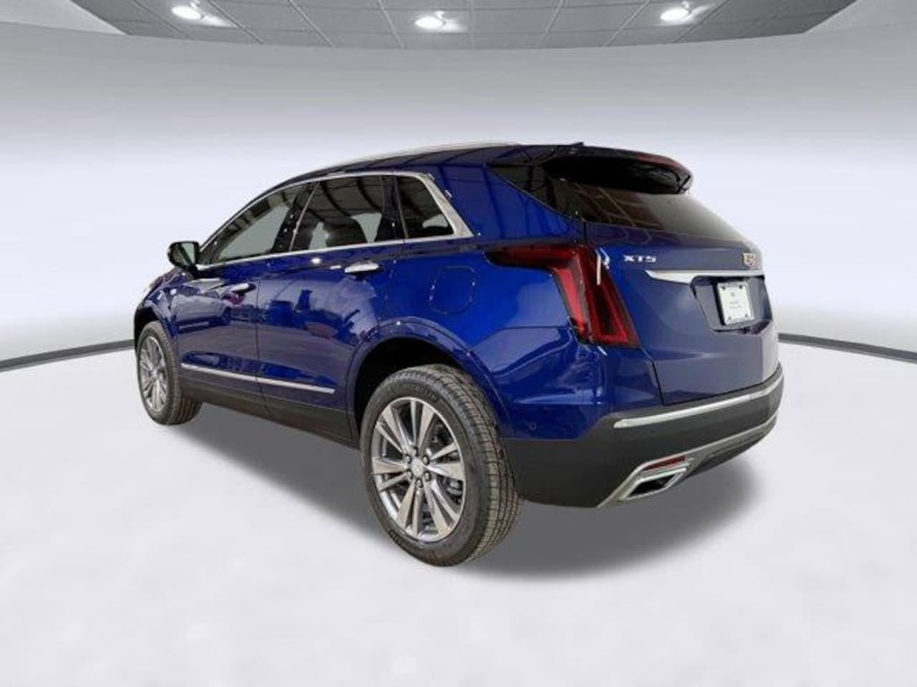 New 2026 CADILLAC XT5 Premium Luxury SUV