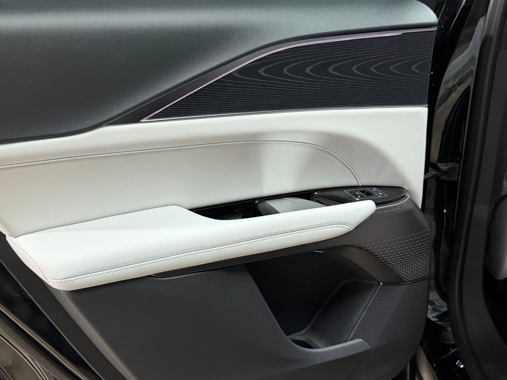 2026 Cadillac LYRIQ Sport - Photo 38
