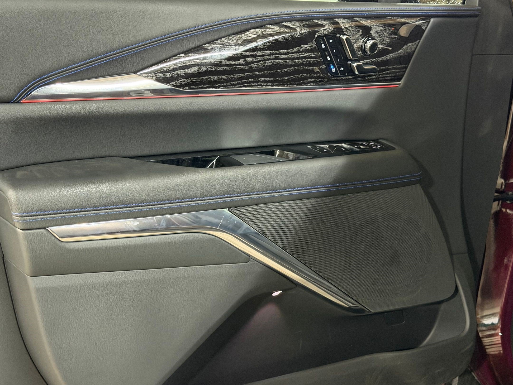 2025 Cadillac Escalade IQ Luxury 1 - Photo 13