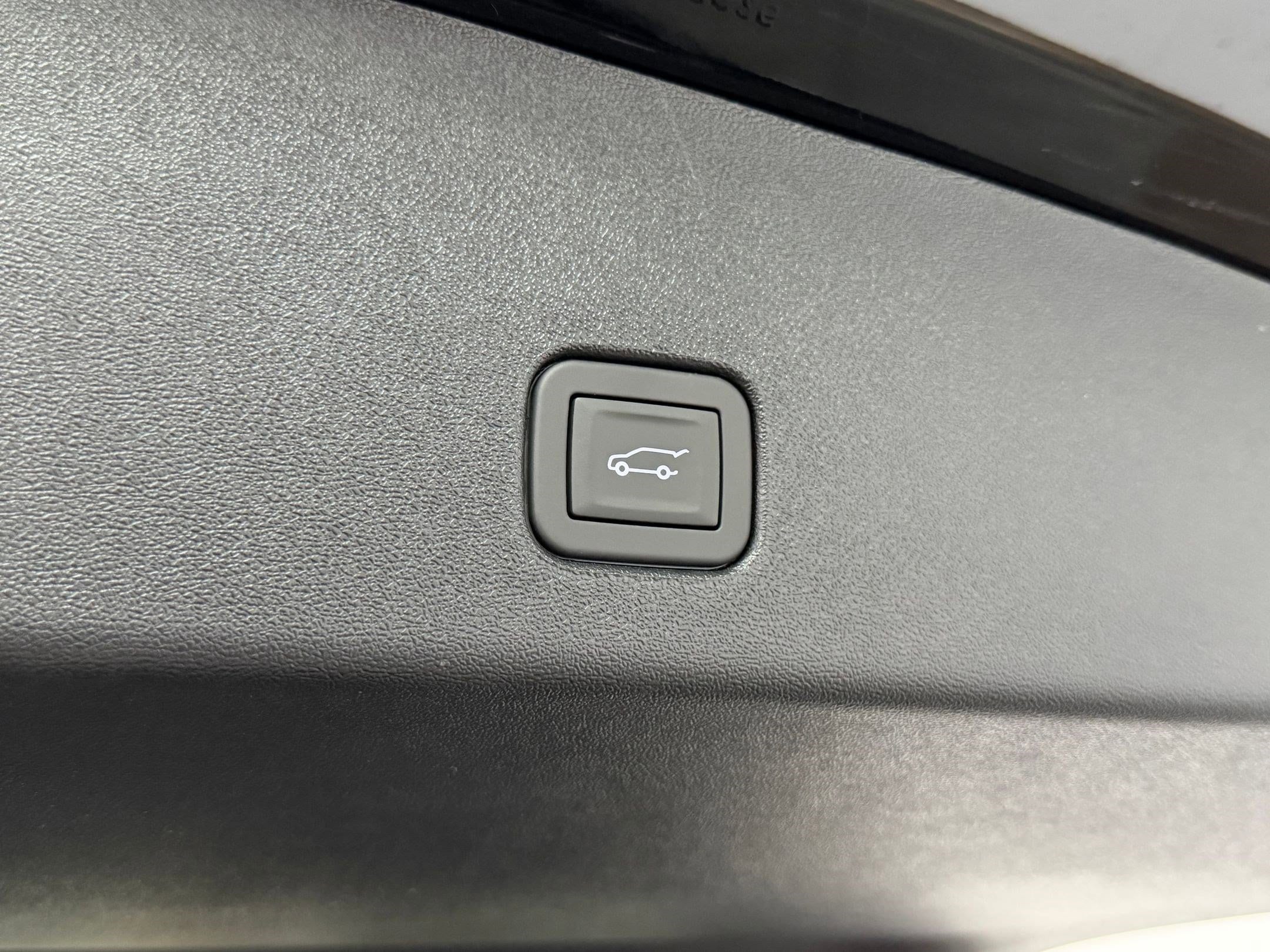 2026 Cadillac OPTIQ Sport - Photo 42