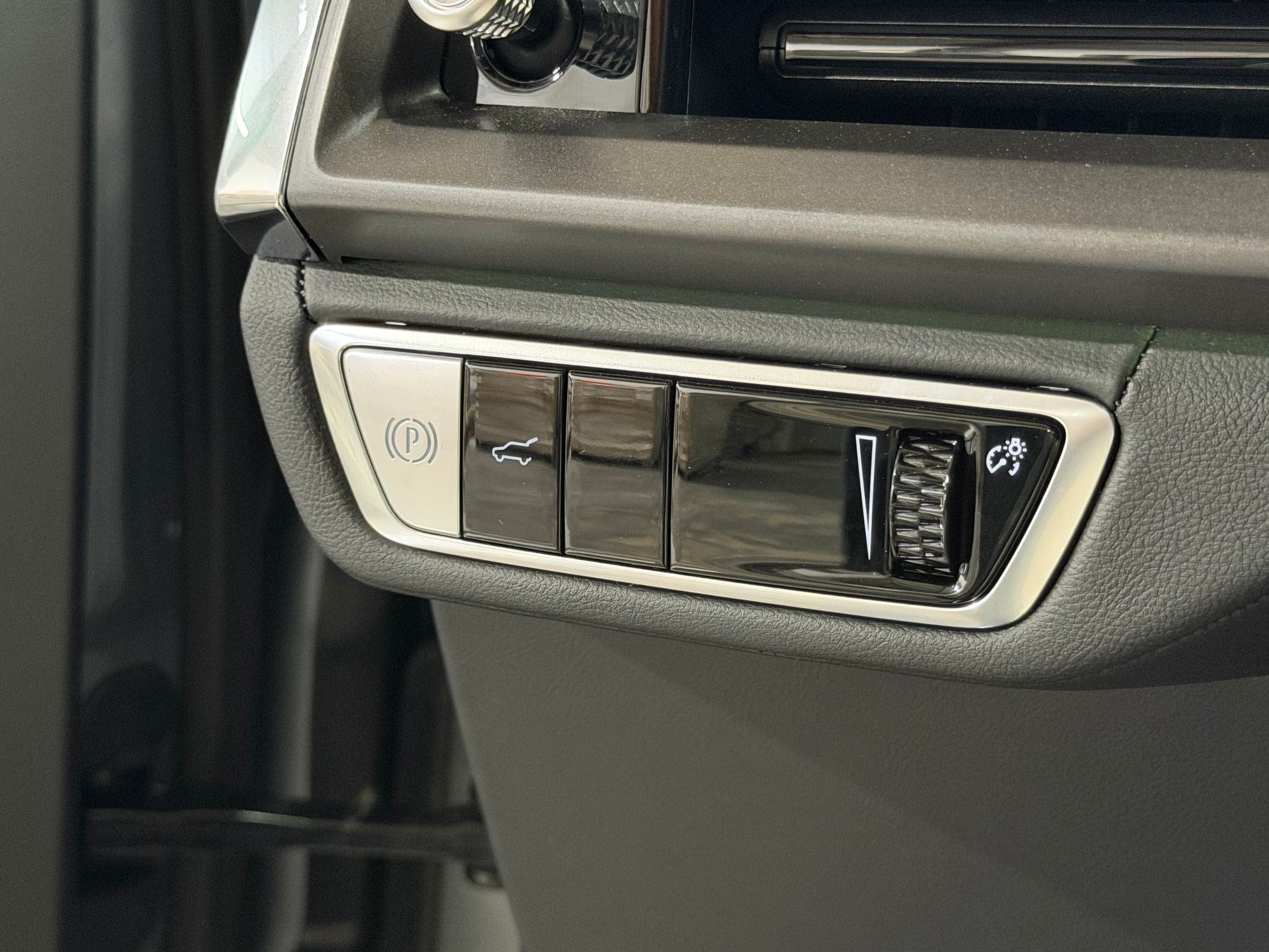 2026 Cadillac VISTIQ Sport - Photo 17