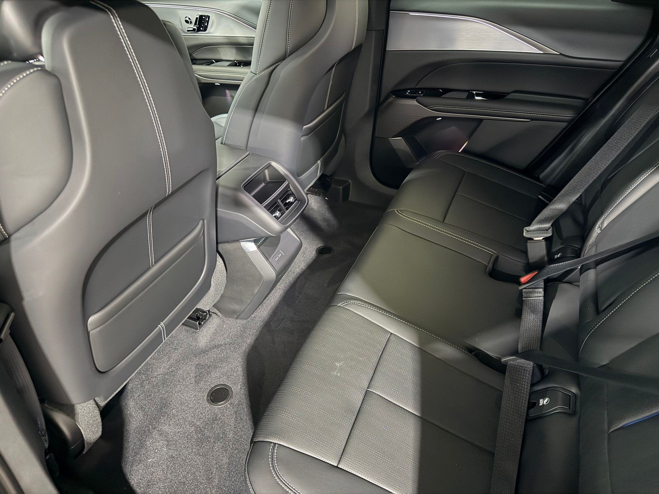 2027 Cadillac LYRIQ Sport - Photo 30