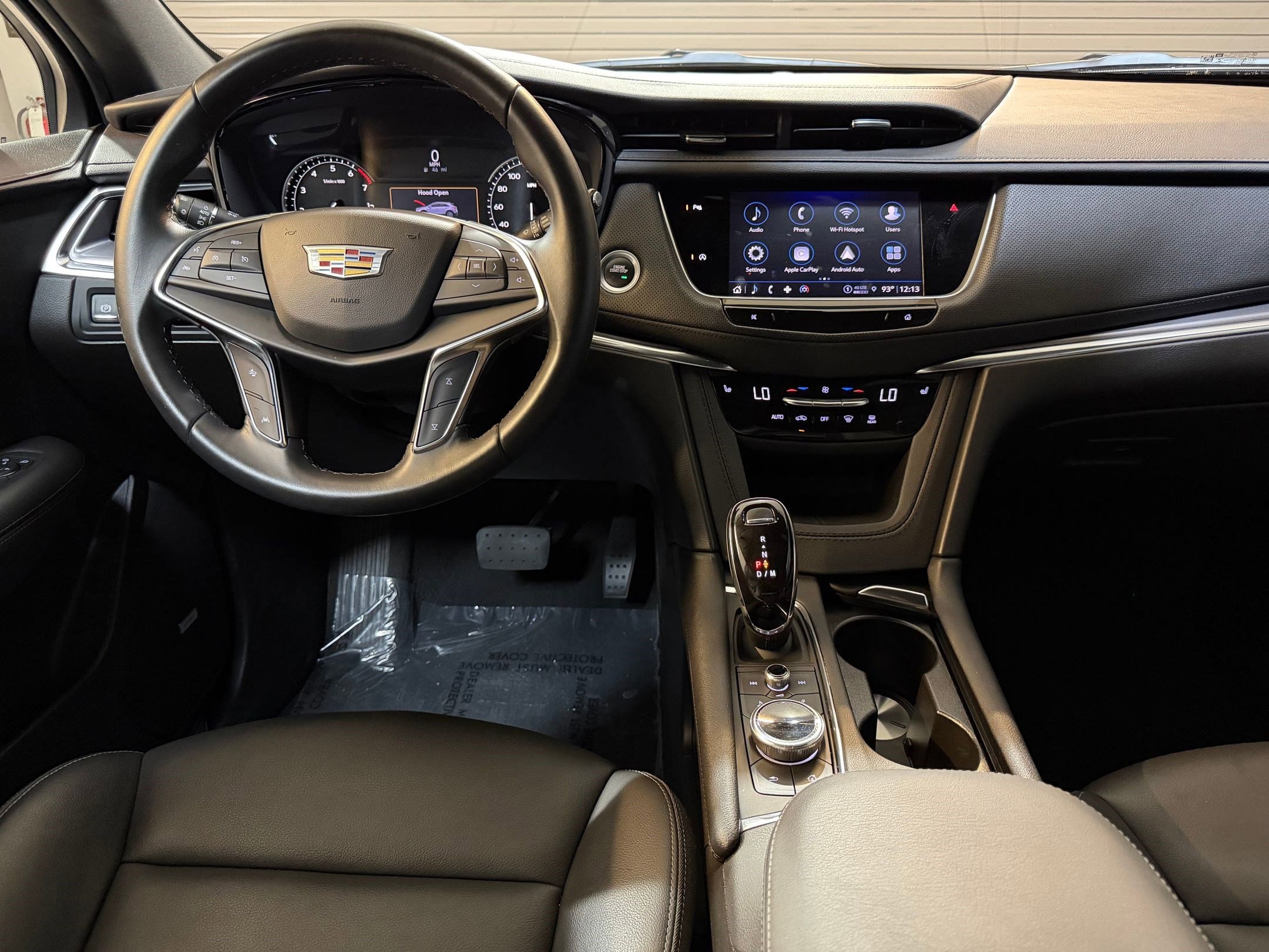 XT5 Luxury SUV