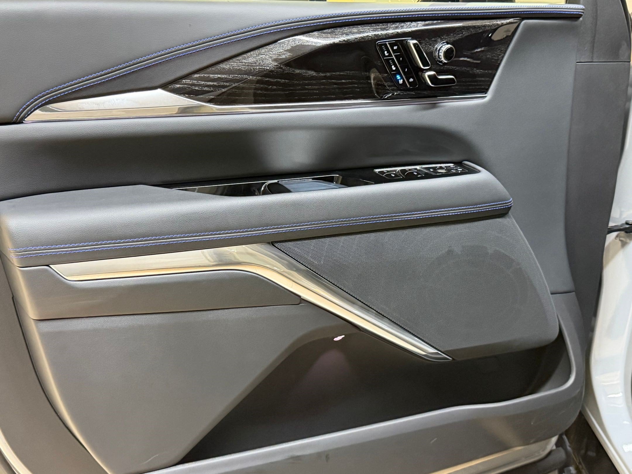 2026 Cadillac Escalade IQ Luxury - Photo 11