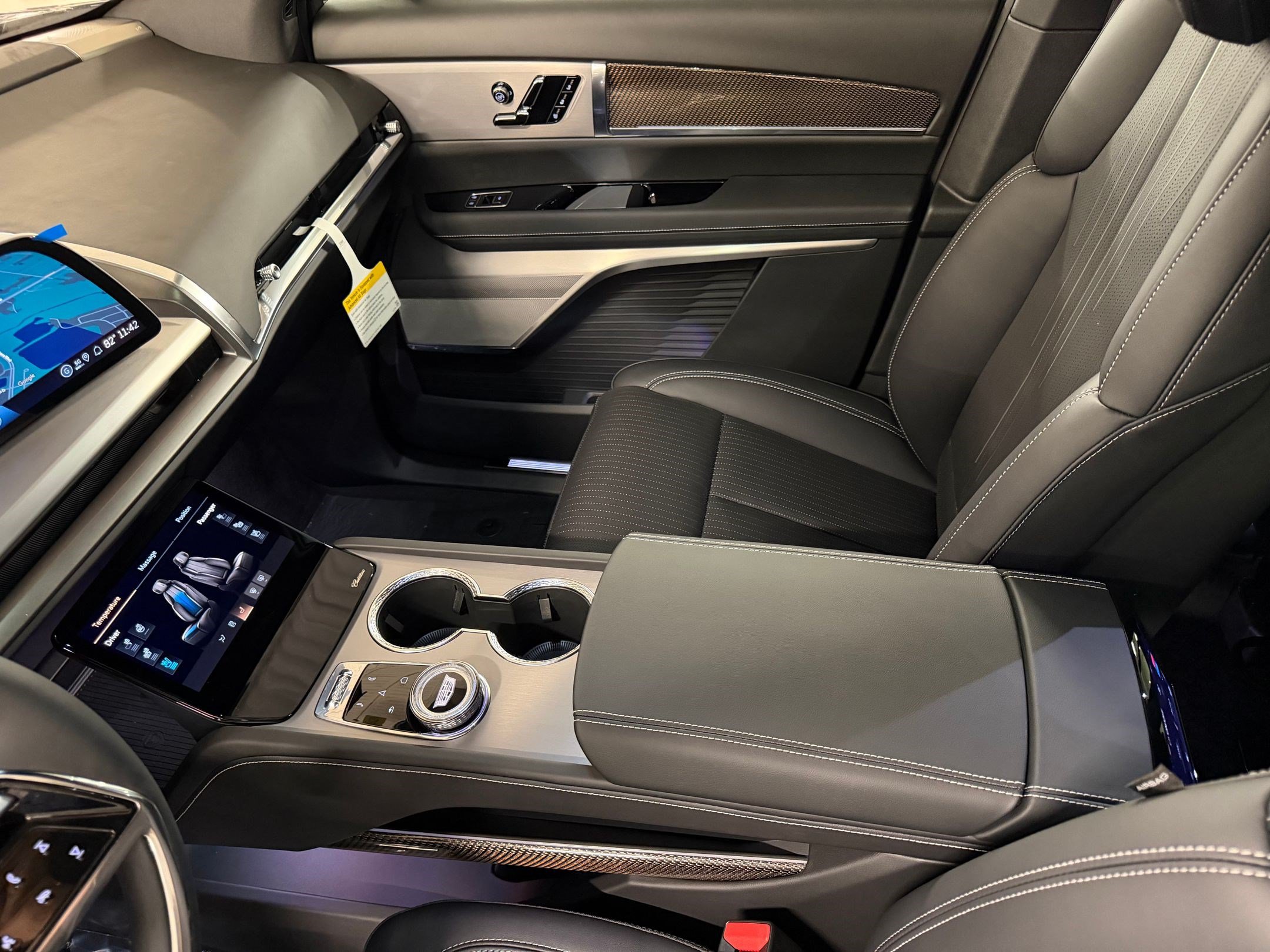 2027 Cadillac VISTIQ Sport - Photo 18