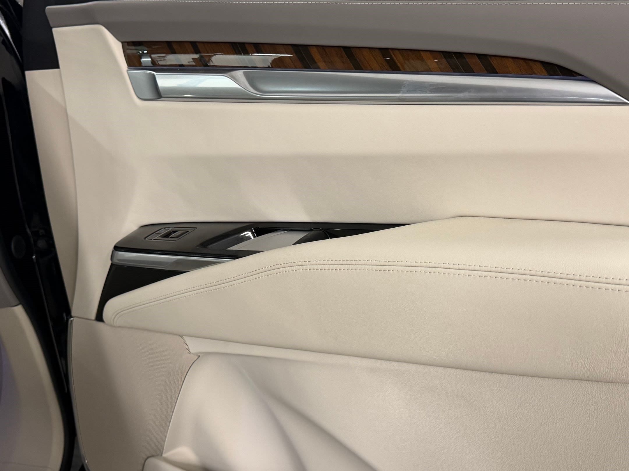 2026 Cadillac Escalade Platinum Sport - Photo 62