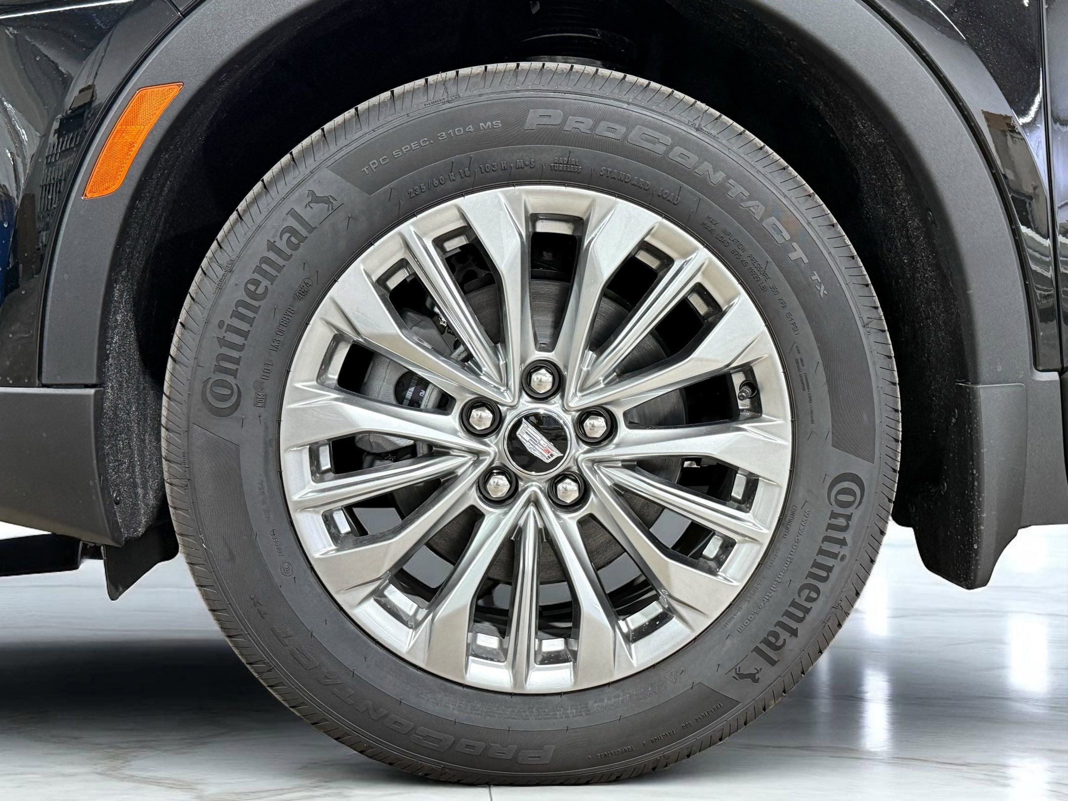 2025 Cadillac XT4 Premium Luxury - Photo 10