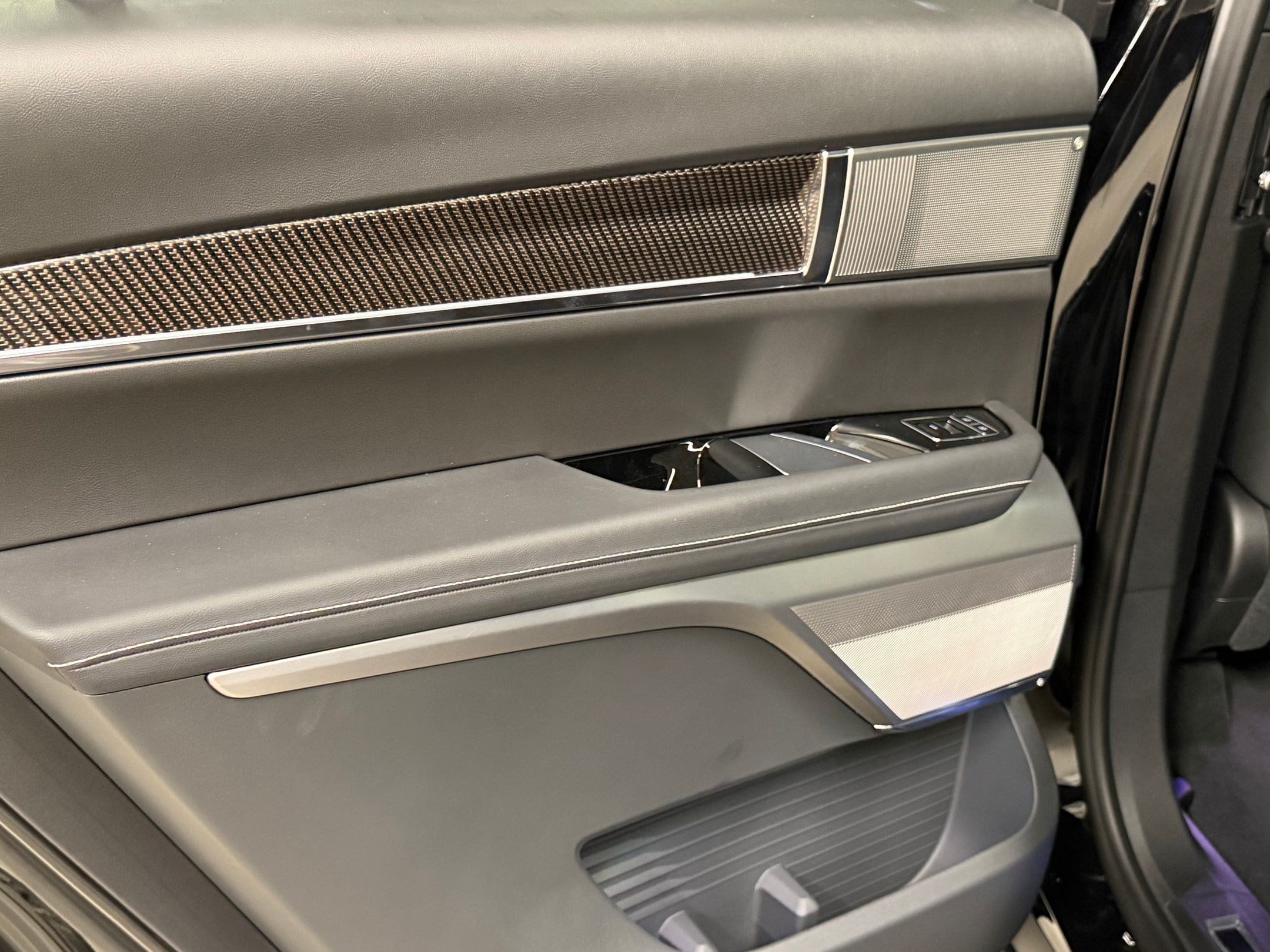 2027 Cadillac VISTIQ Sport - Photo 48