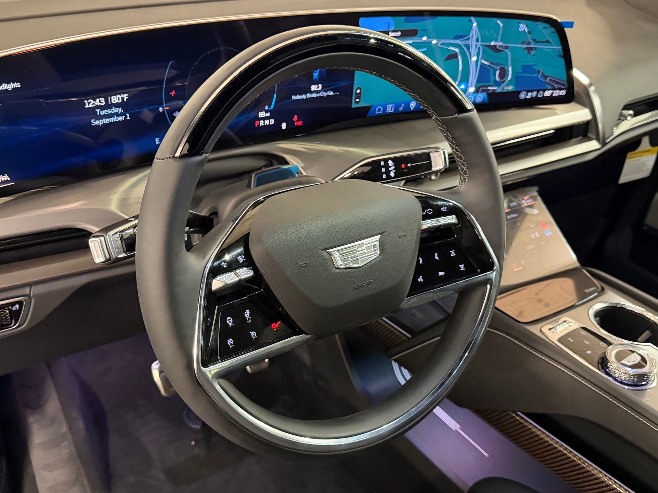 2026 Cadillac VISTIQ Sport - Photo 4