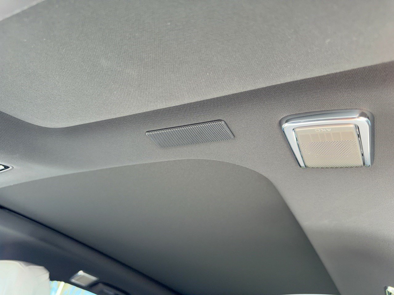 2027 Cadillac VISTIQ Sport - Photo 26