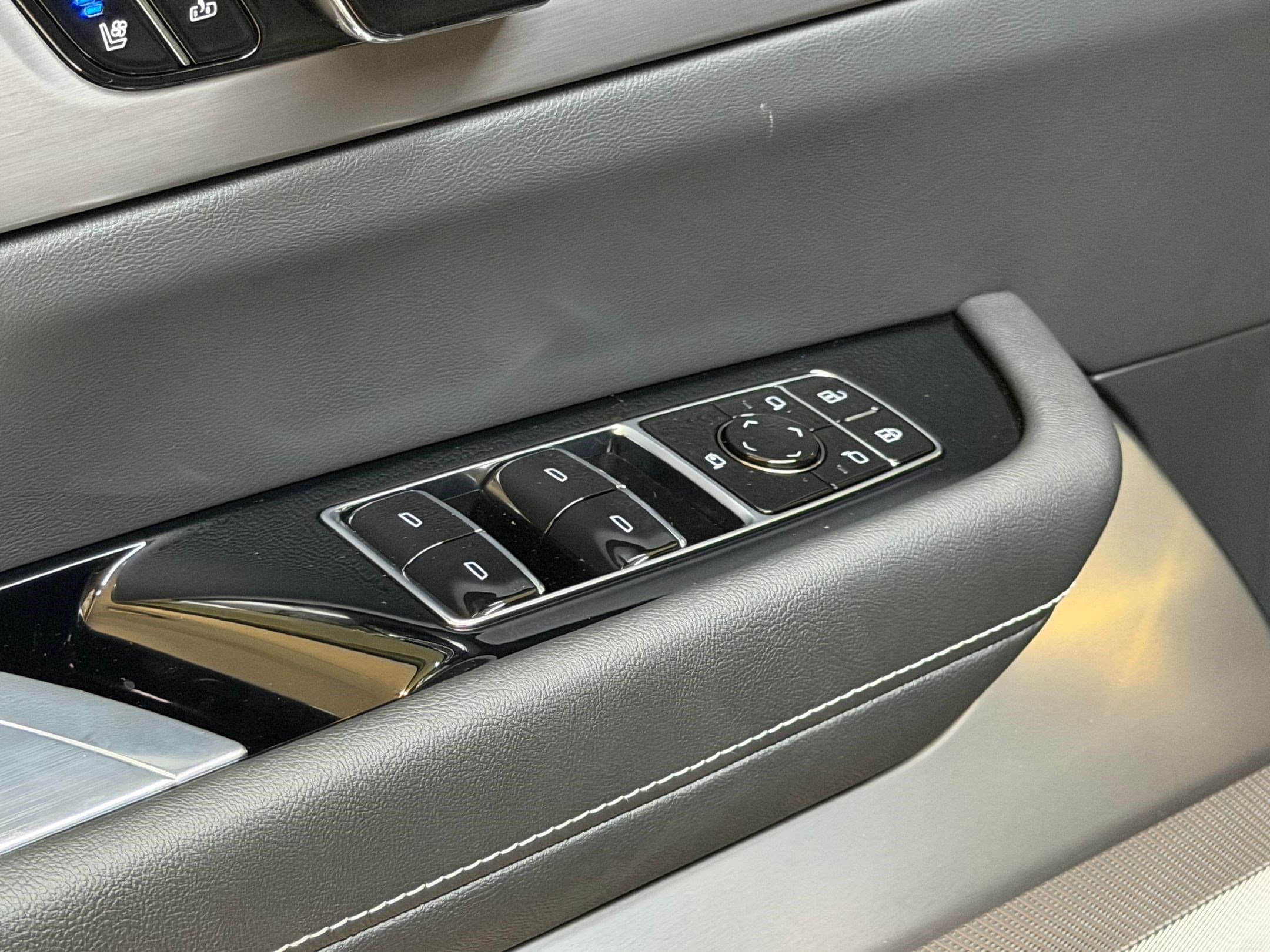 2026 Cadillac VISTIQ Luxury - Photo 23
