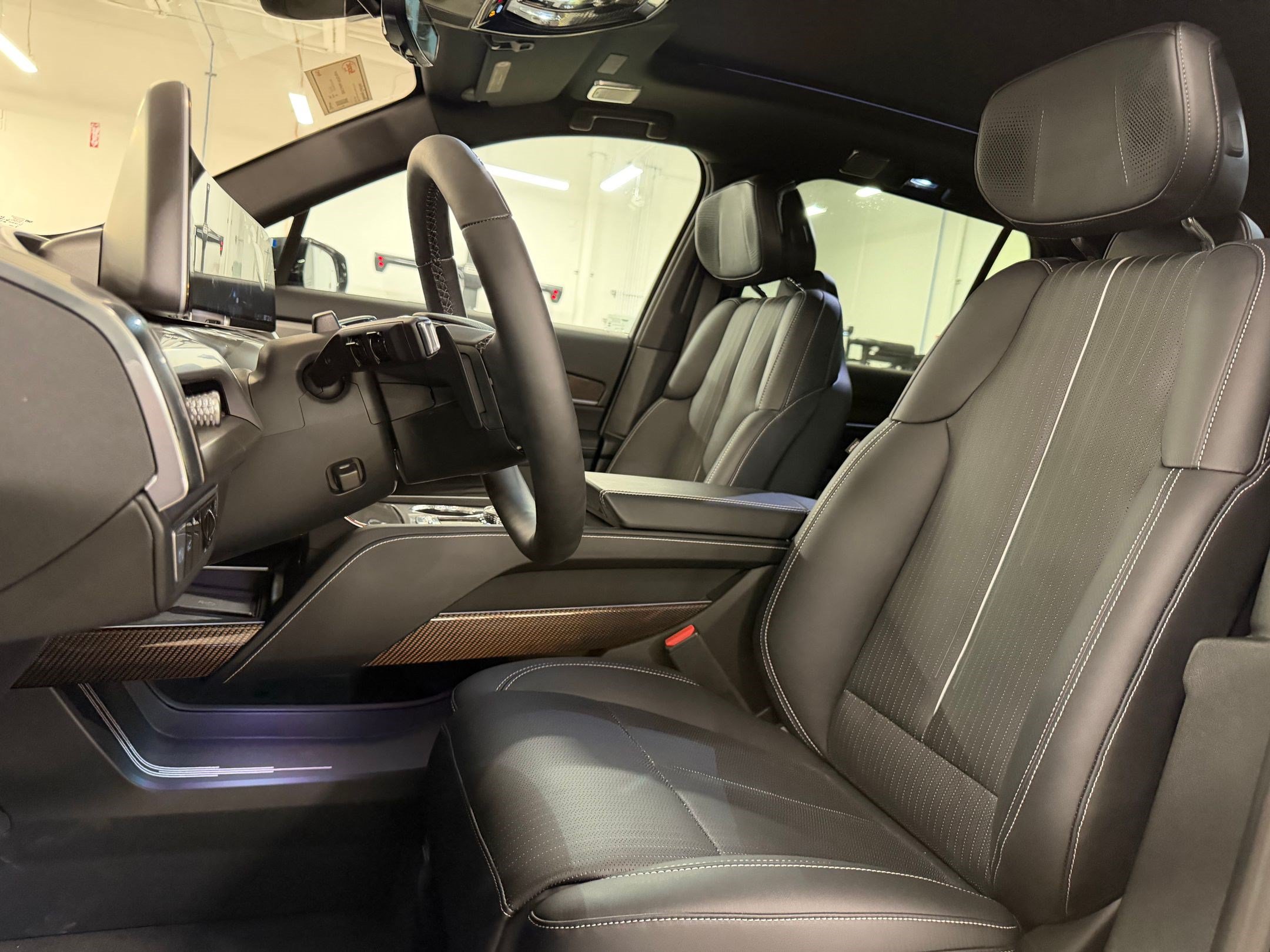 2026 Cadillac VISTIQ Sport - Photo 5