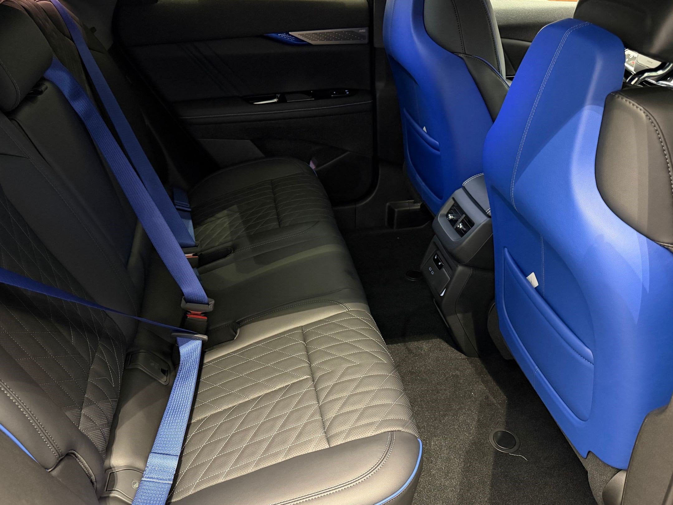 2027 Cadillac OPTIQ V-Series - Photo 56