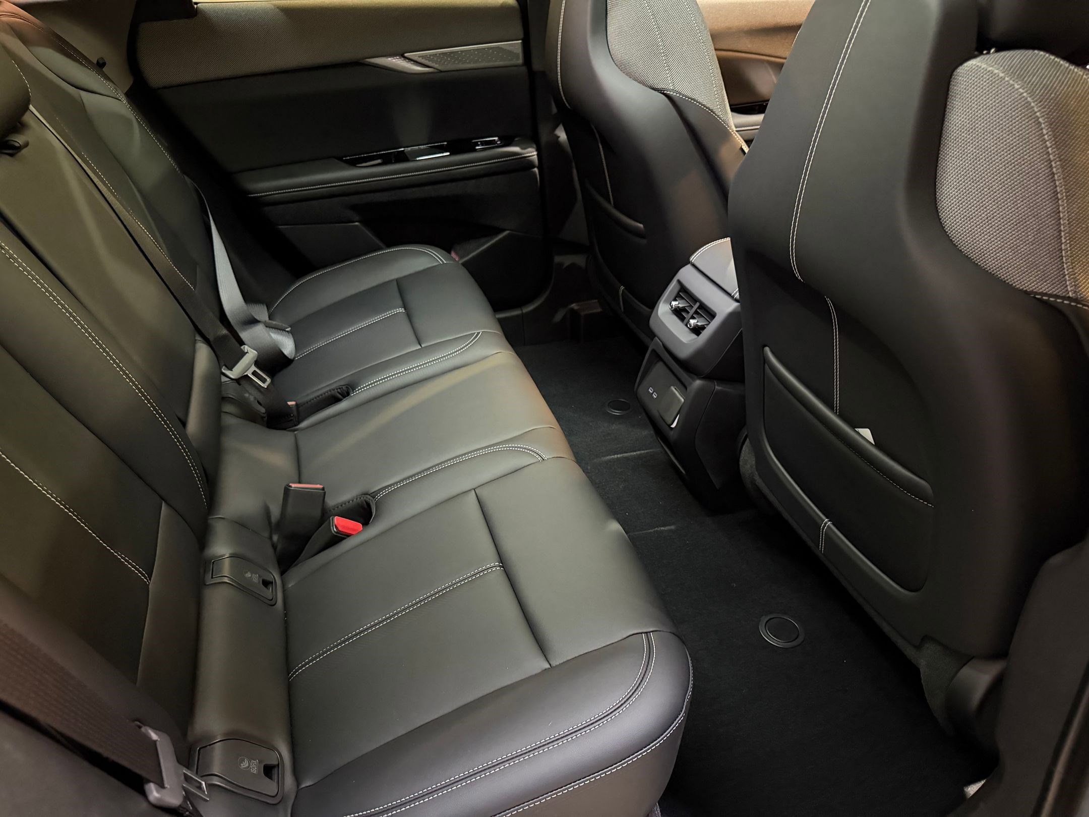 2026 Cadillac OPTIQ Sport - Photo 47