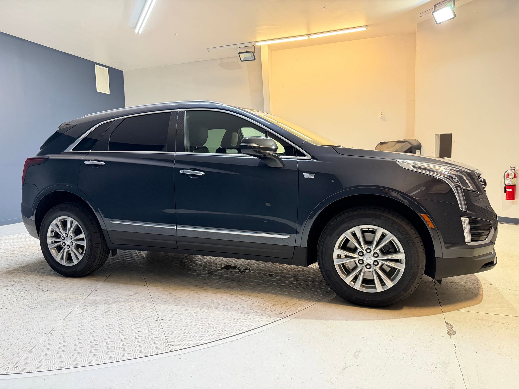 XT5 Luxury SUV