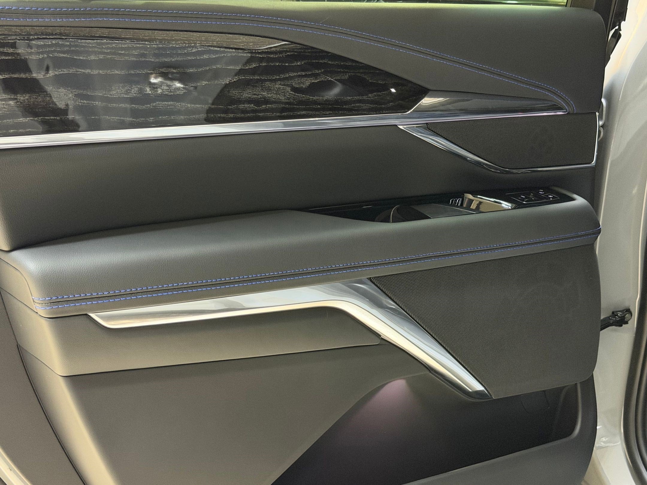 2026 Cadillac Escalade IQ Luxury - Photo 45