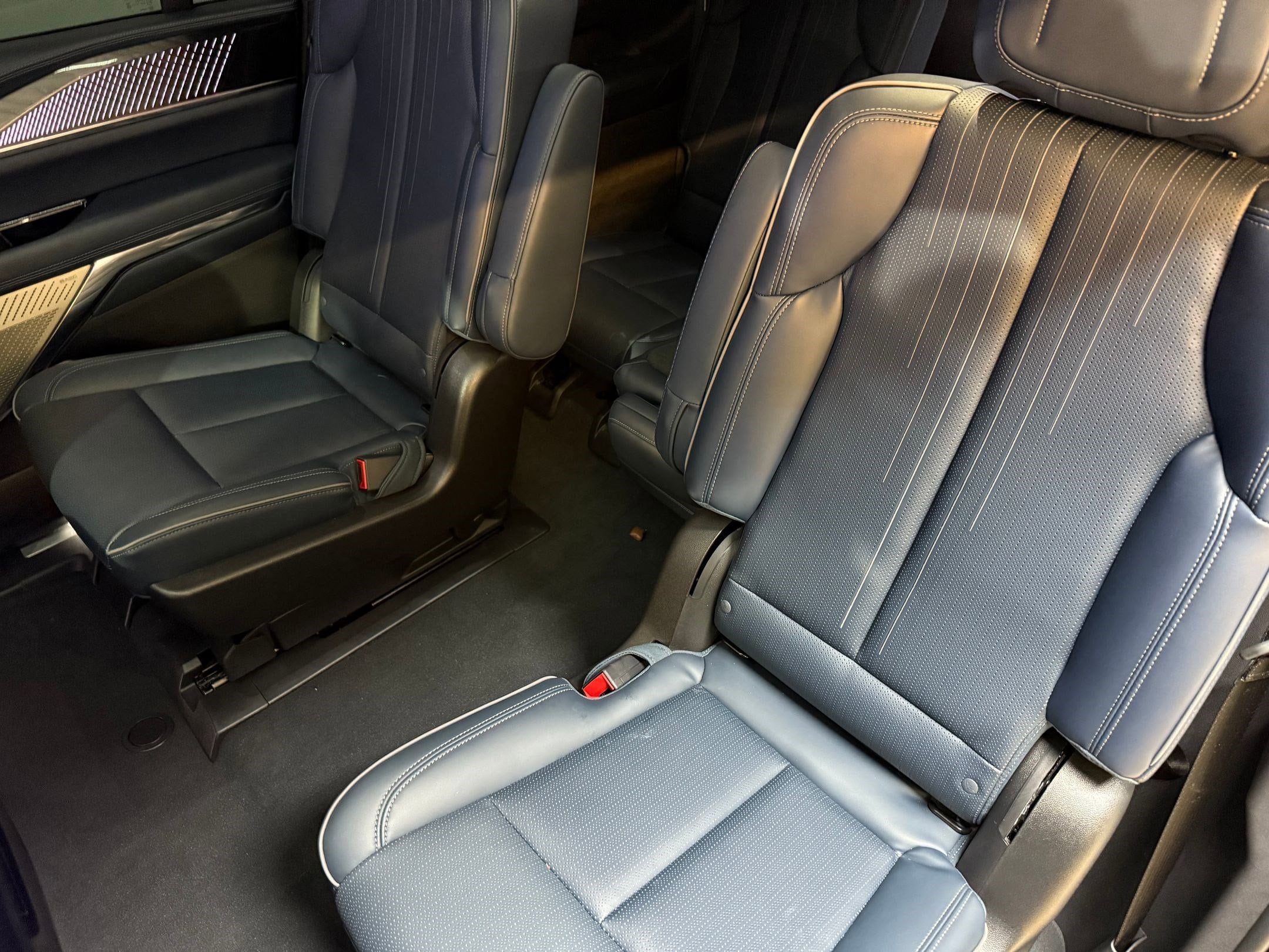 2025 Cadillac Escalade IQ Sport 2 - Photo 47