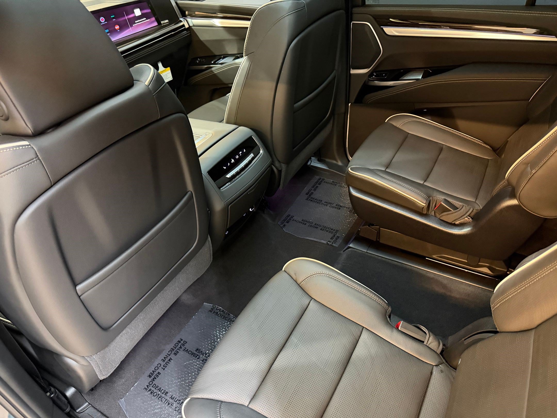 2026 Cadillac Escalade Luxury - Photo 12