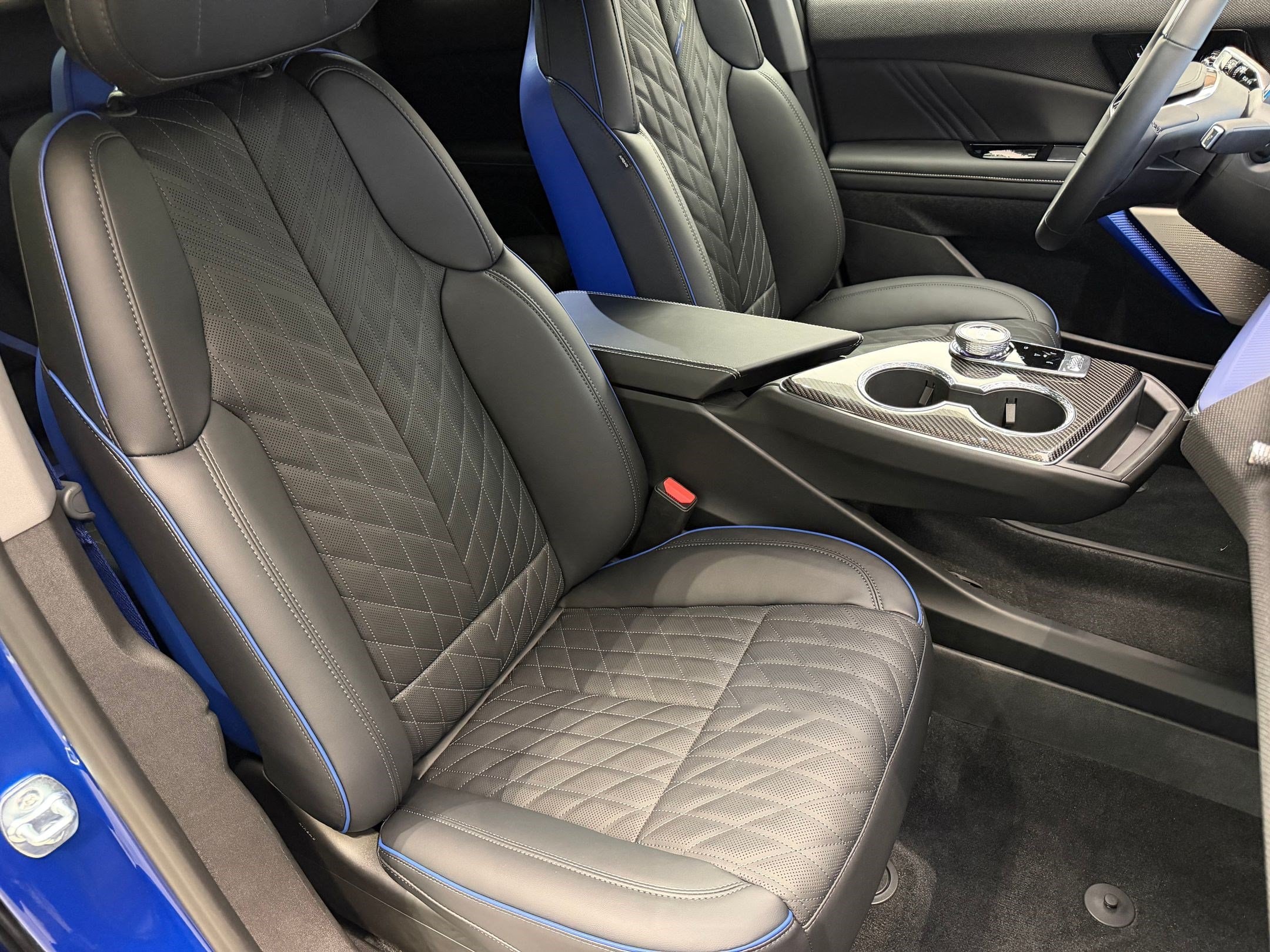 2027 Cadillac OPTIQ V-Series - Photo 41