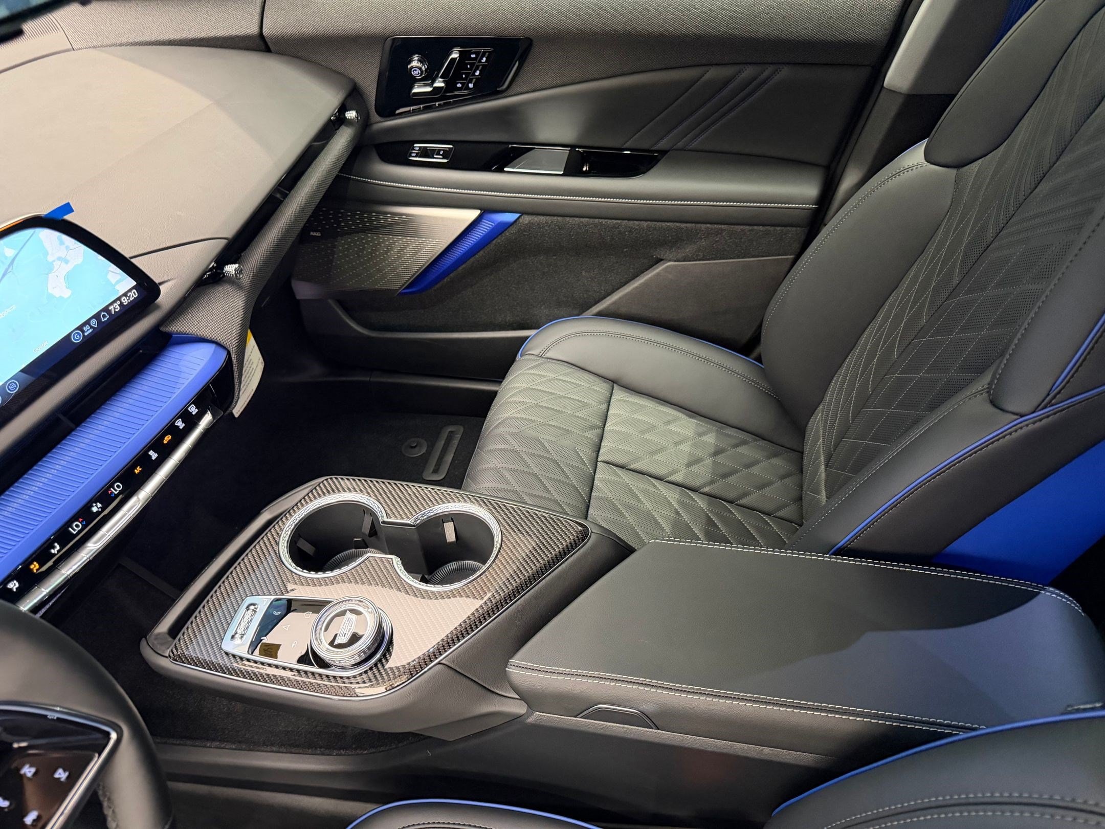 2027 Cadillac OPTIQ V-Series - Photo 20