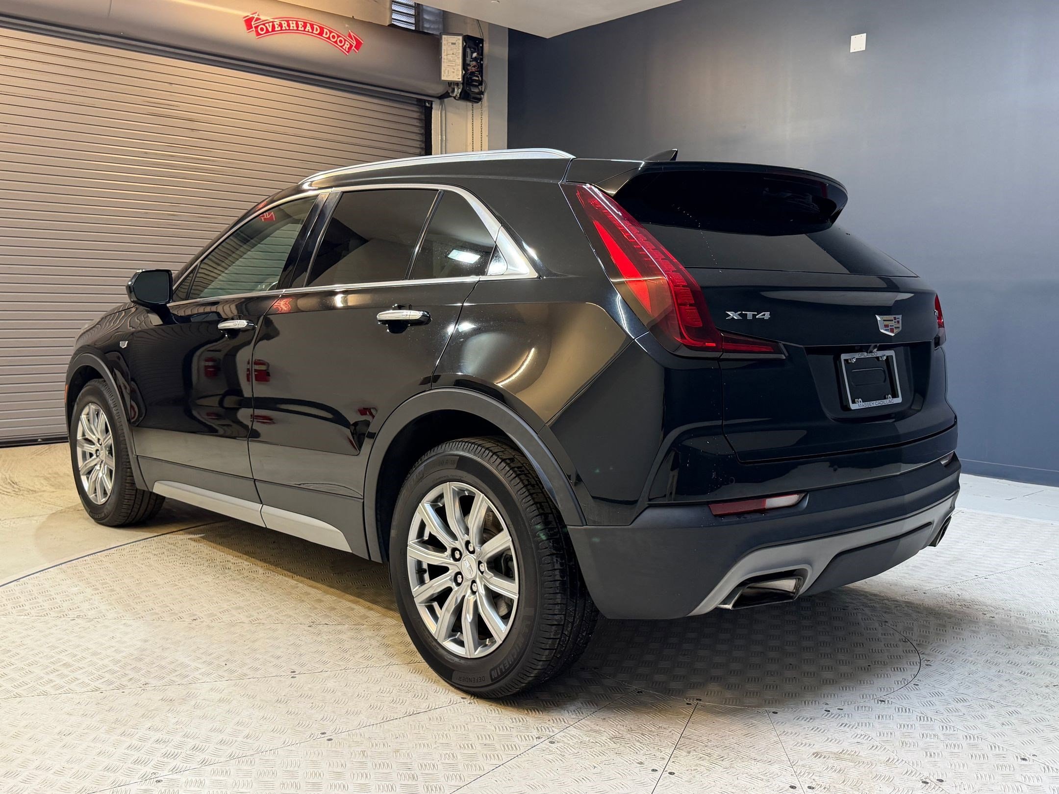 XT4 FWD Premium Luxury SUV