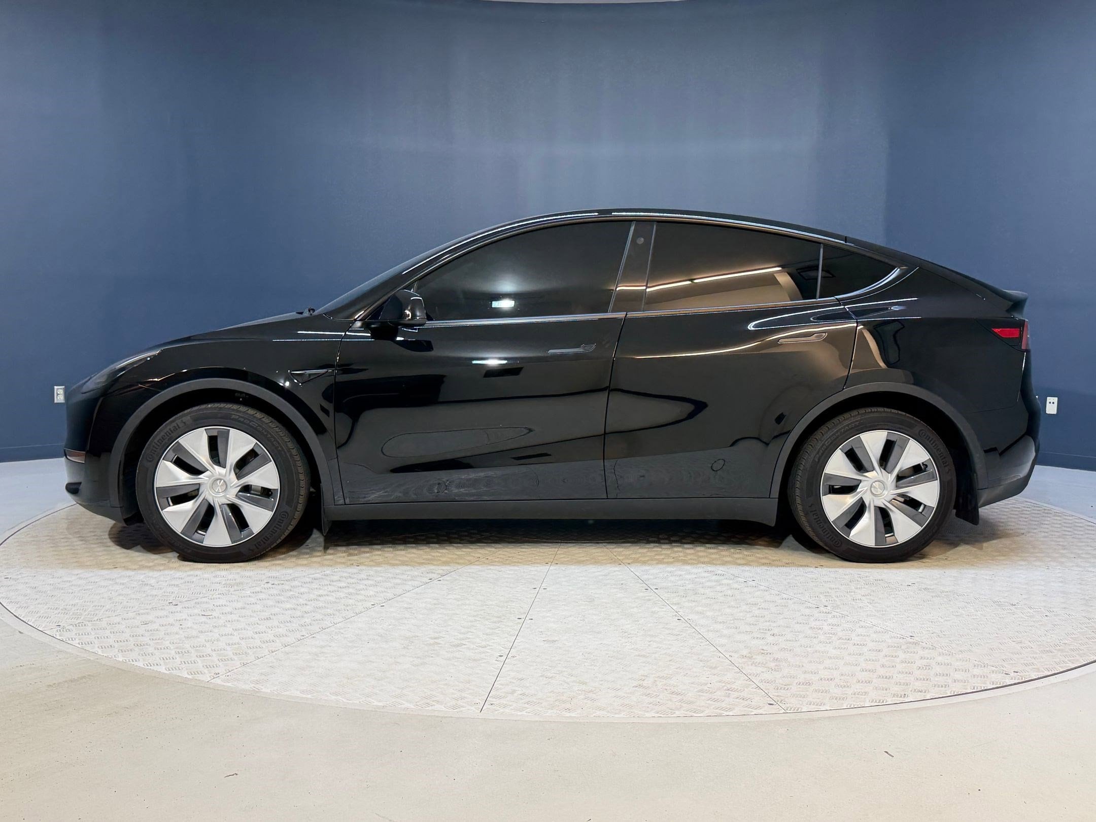 Used 2023 Tesla Model Y Long Range with VIN 7SAYGDEE0PA085069 for sale in Orlando, FL