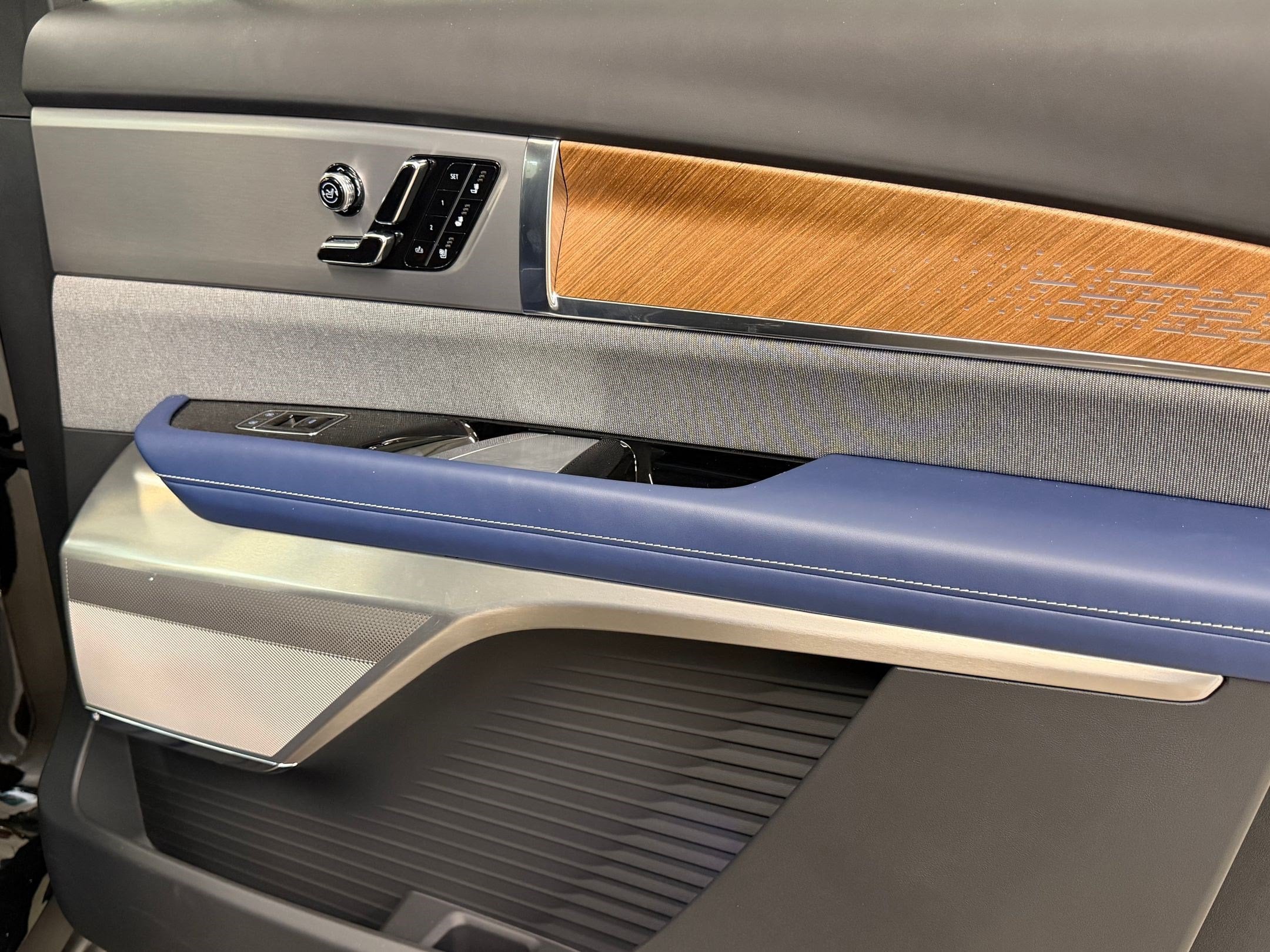 2026 Cadillac VISTIQ Premium Luxury - Photo 52