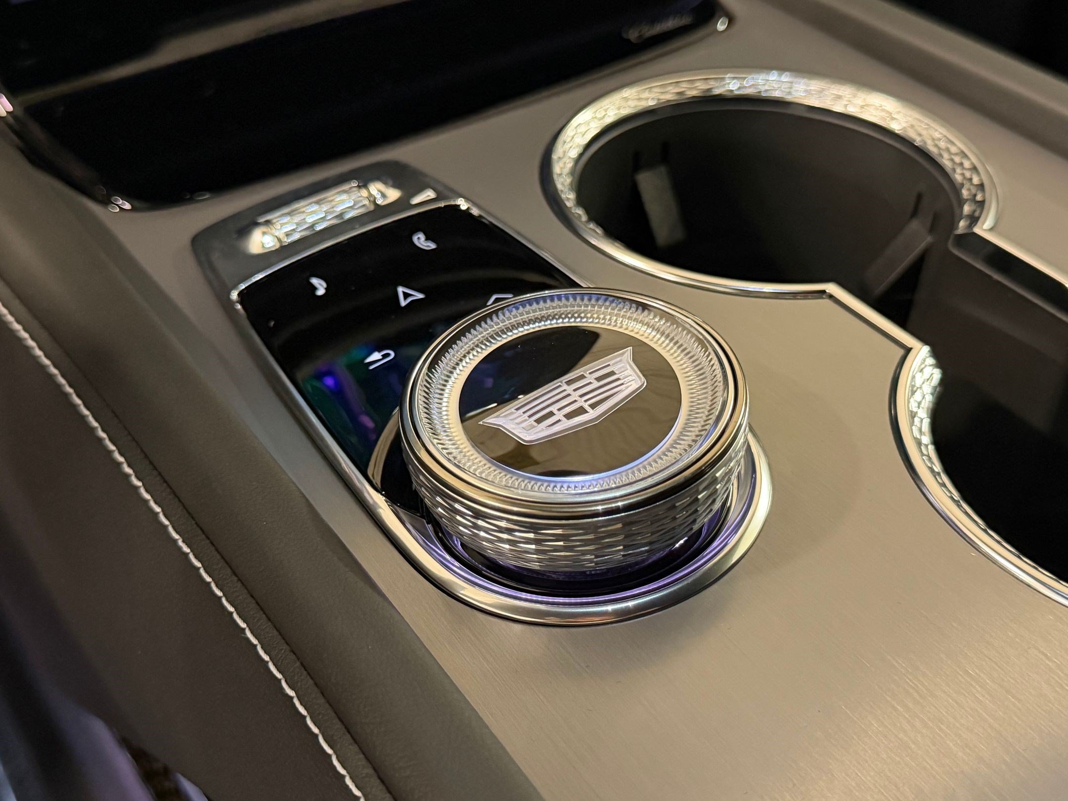 2027 Cadillac VISTIQ Sport - Photo 16