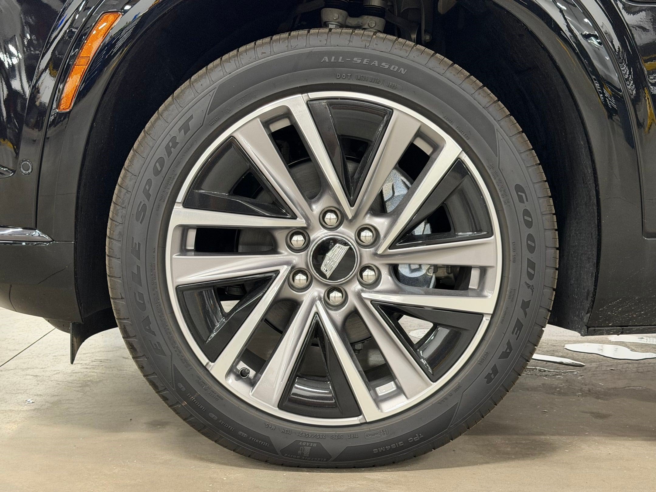 2026 Cadillac VISTIQ Sport - Photo 12