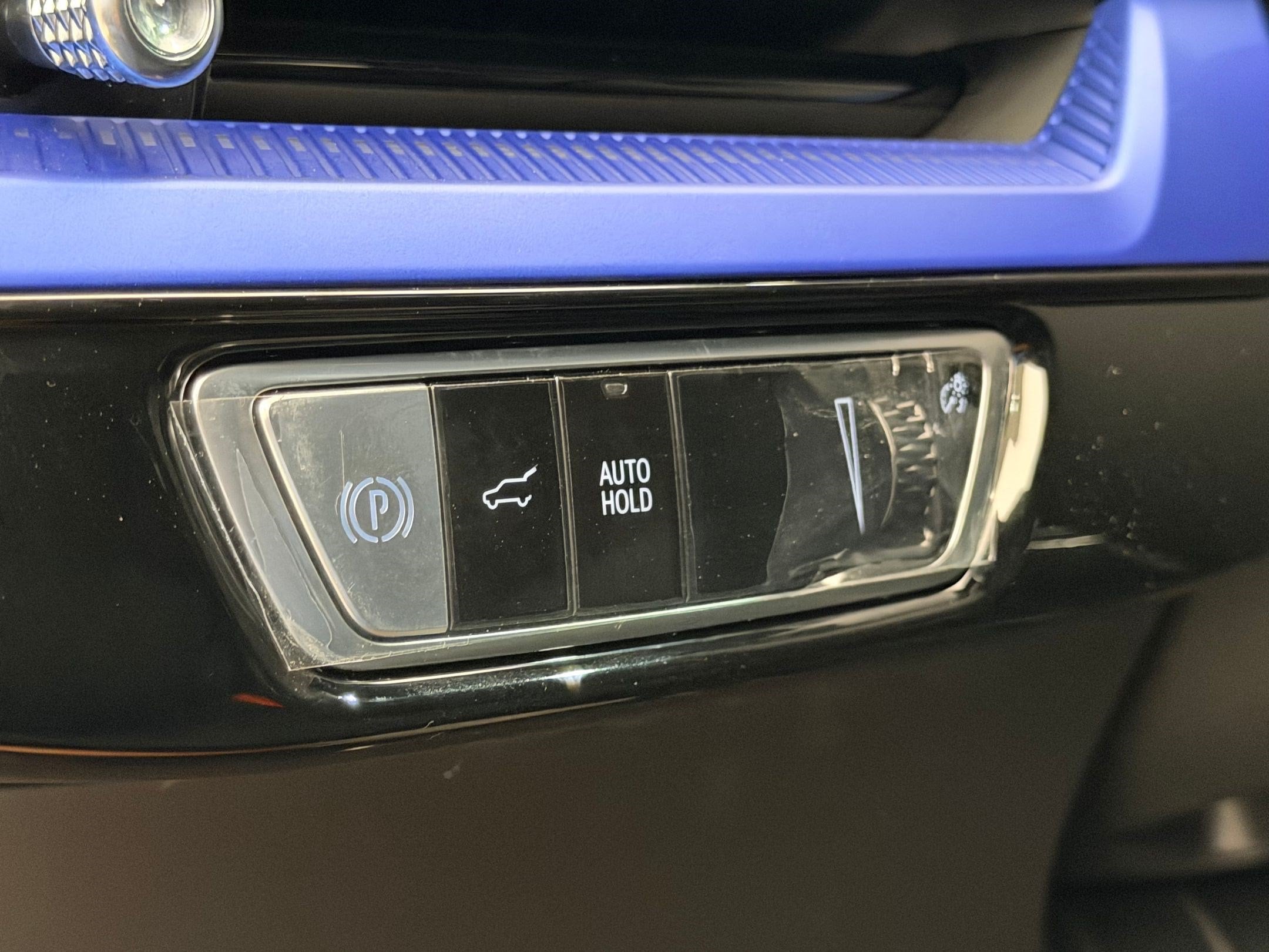2027 Cadillac OPTIQ V-Series - Photo 23