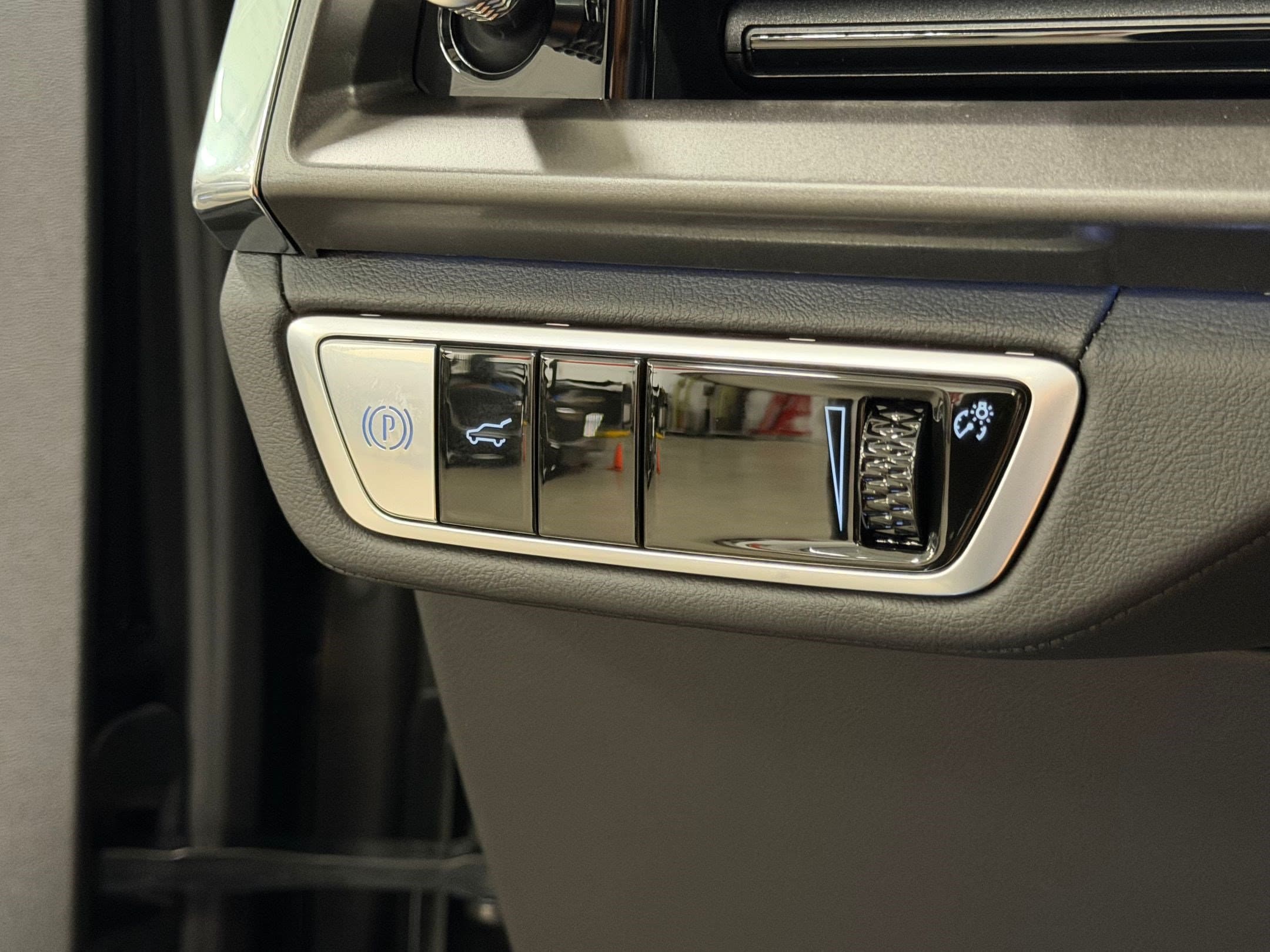 2027 Cadillac VISTIQ Sport - Photo 21