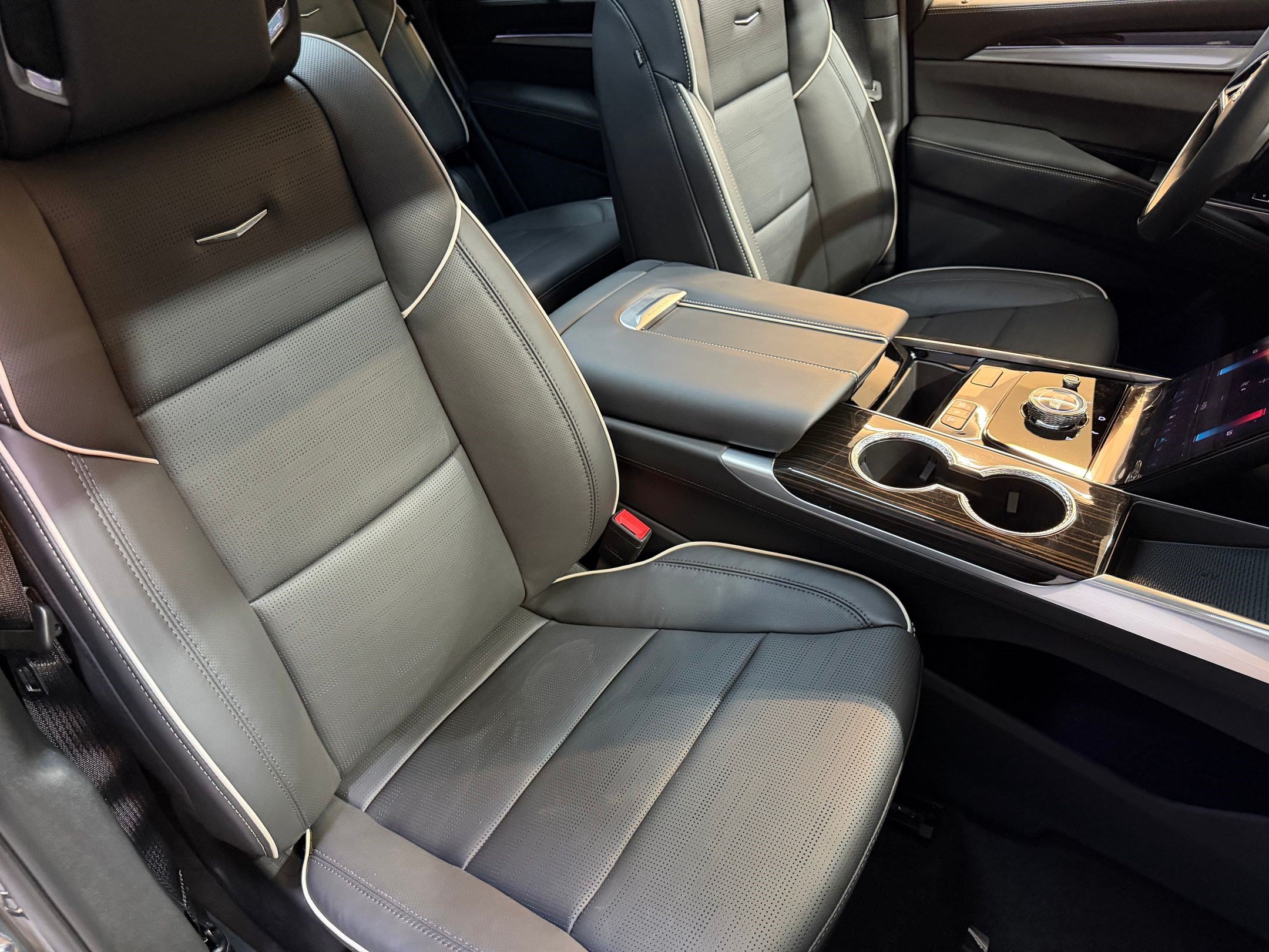 2026 Cadillac Escalade Luxury - Photo 60