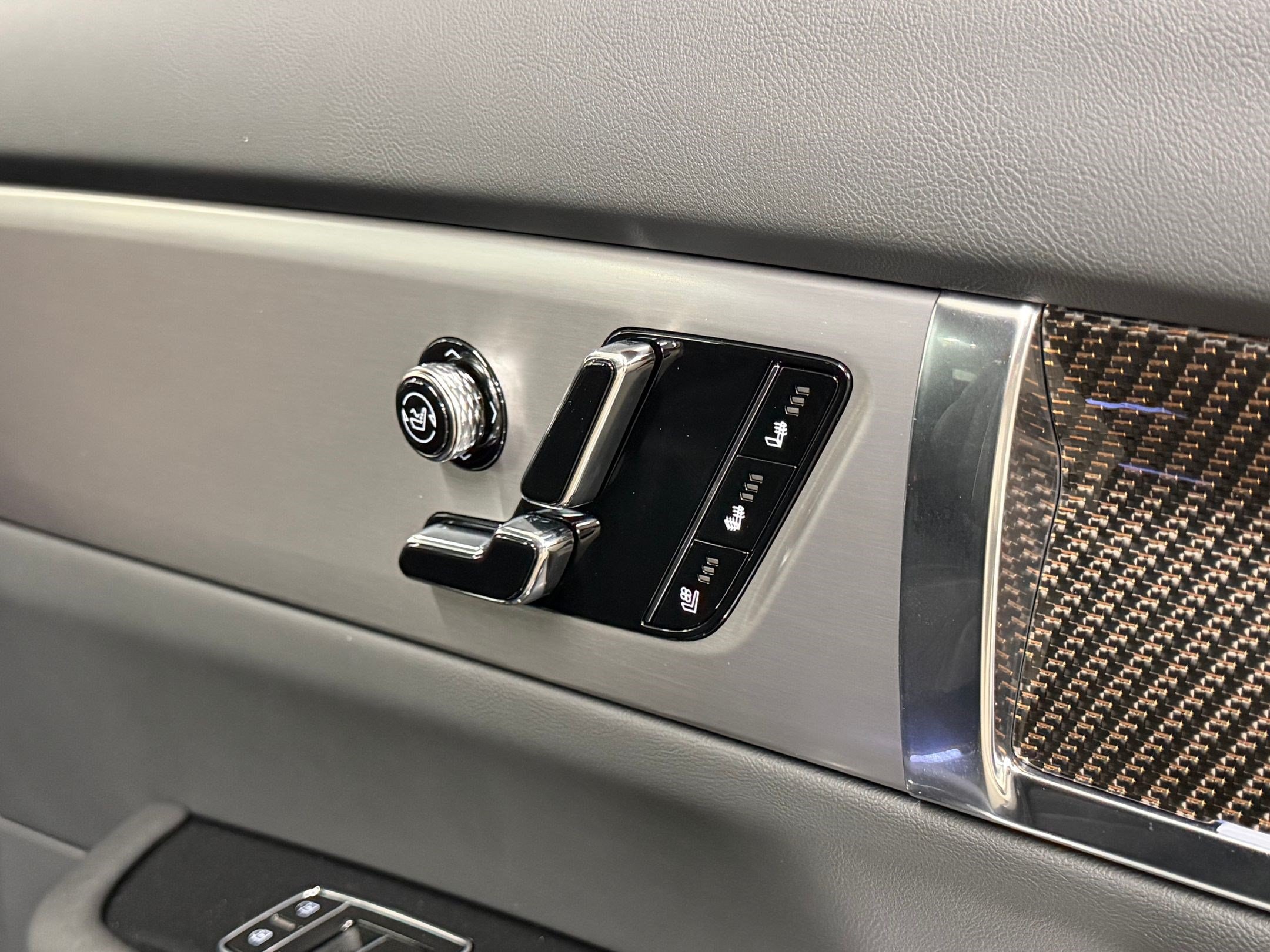 2026 Cadillac VISTIQ Sport - Photo 25