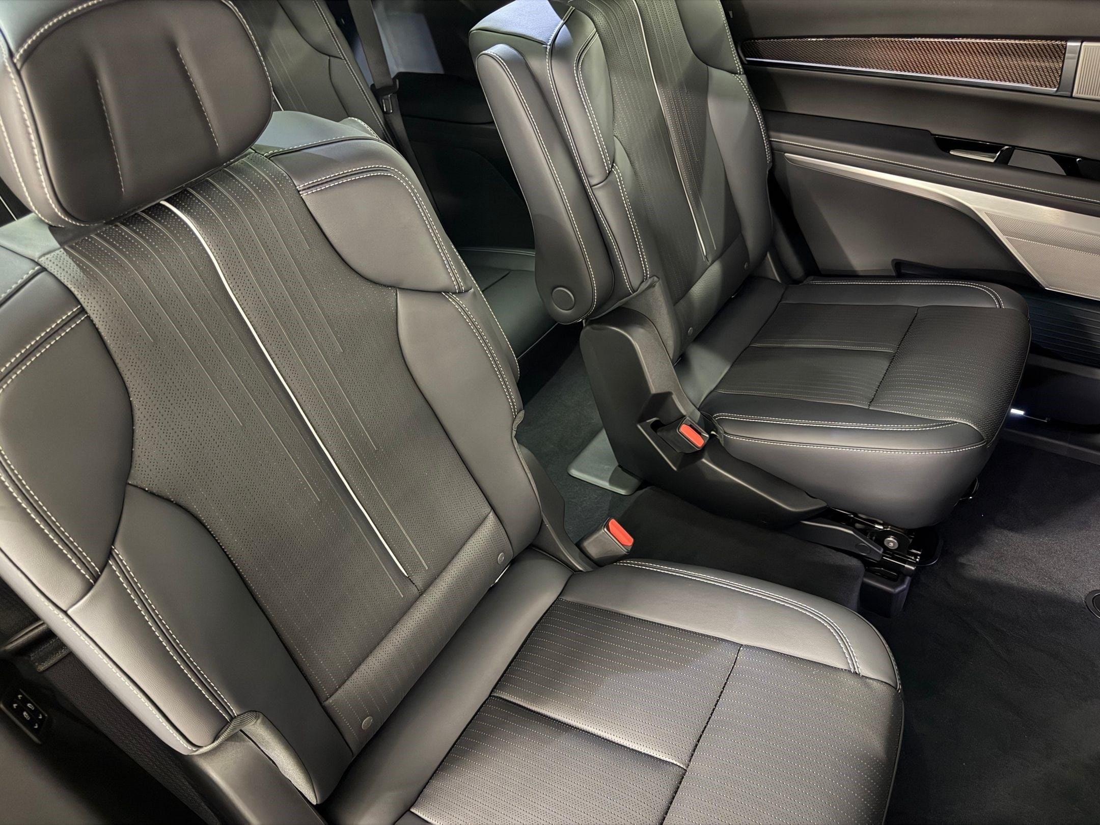 2027 Cadillac VISTIQ Sport - Photo 54